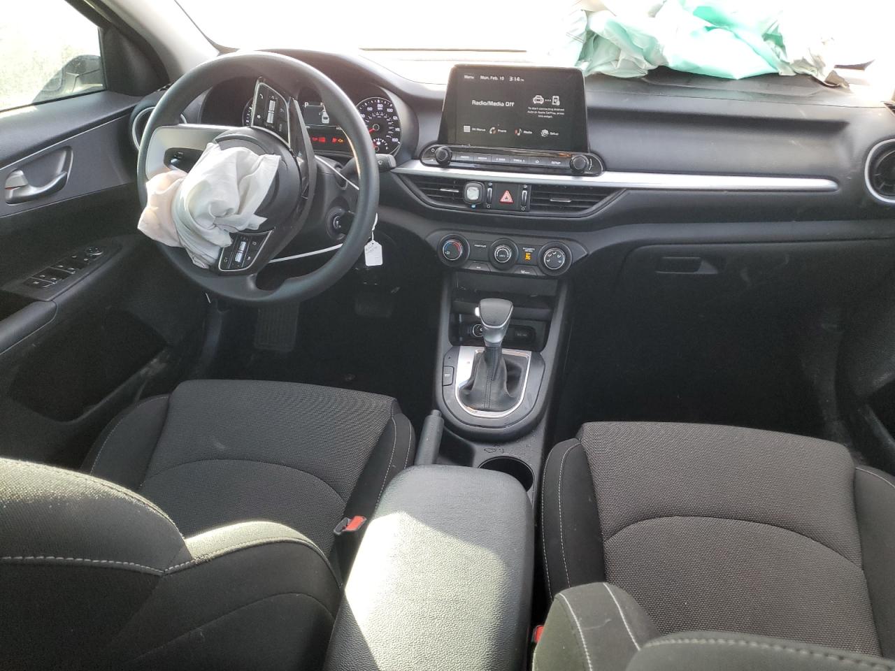 2022 Kia Forte - Image 8