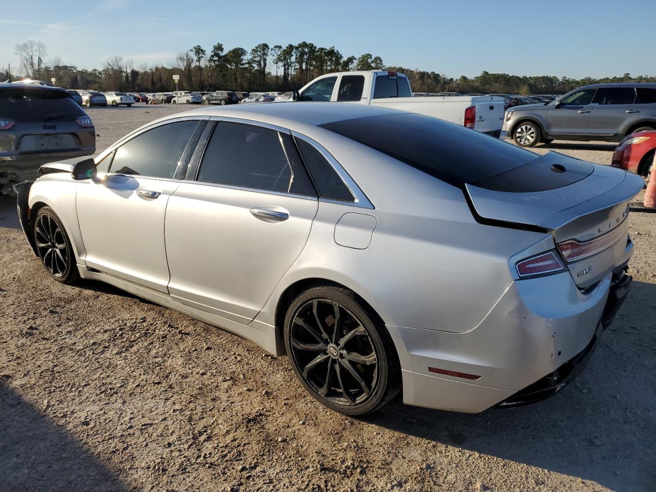 2015 Lincoln MKZ - Image 2