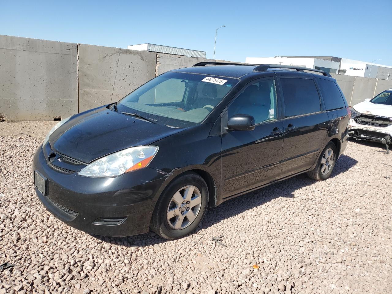 2008 Toyota Sienna - Image 1