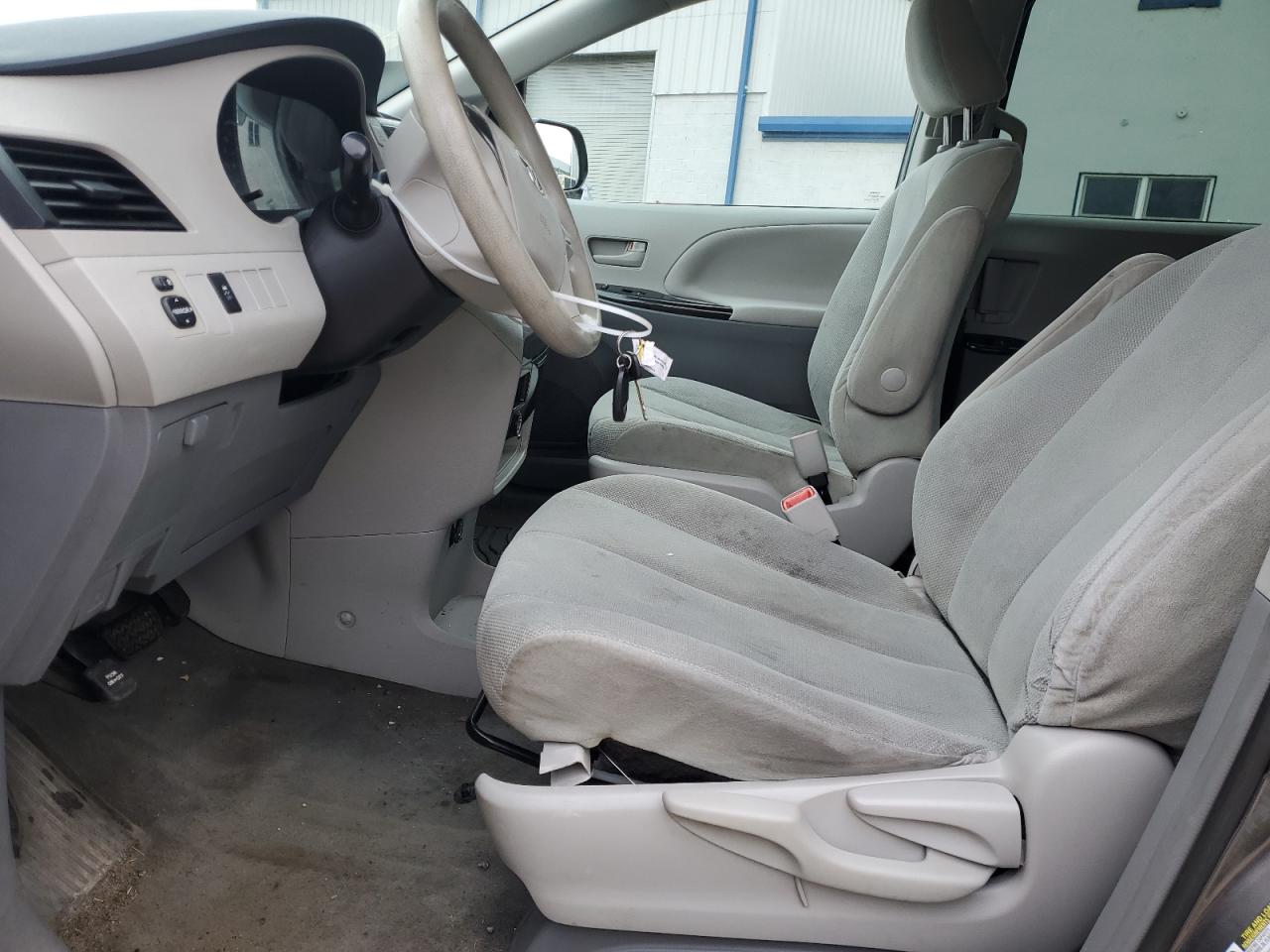 2014 Toyota Sienna - Image 7