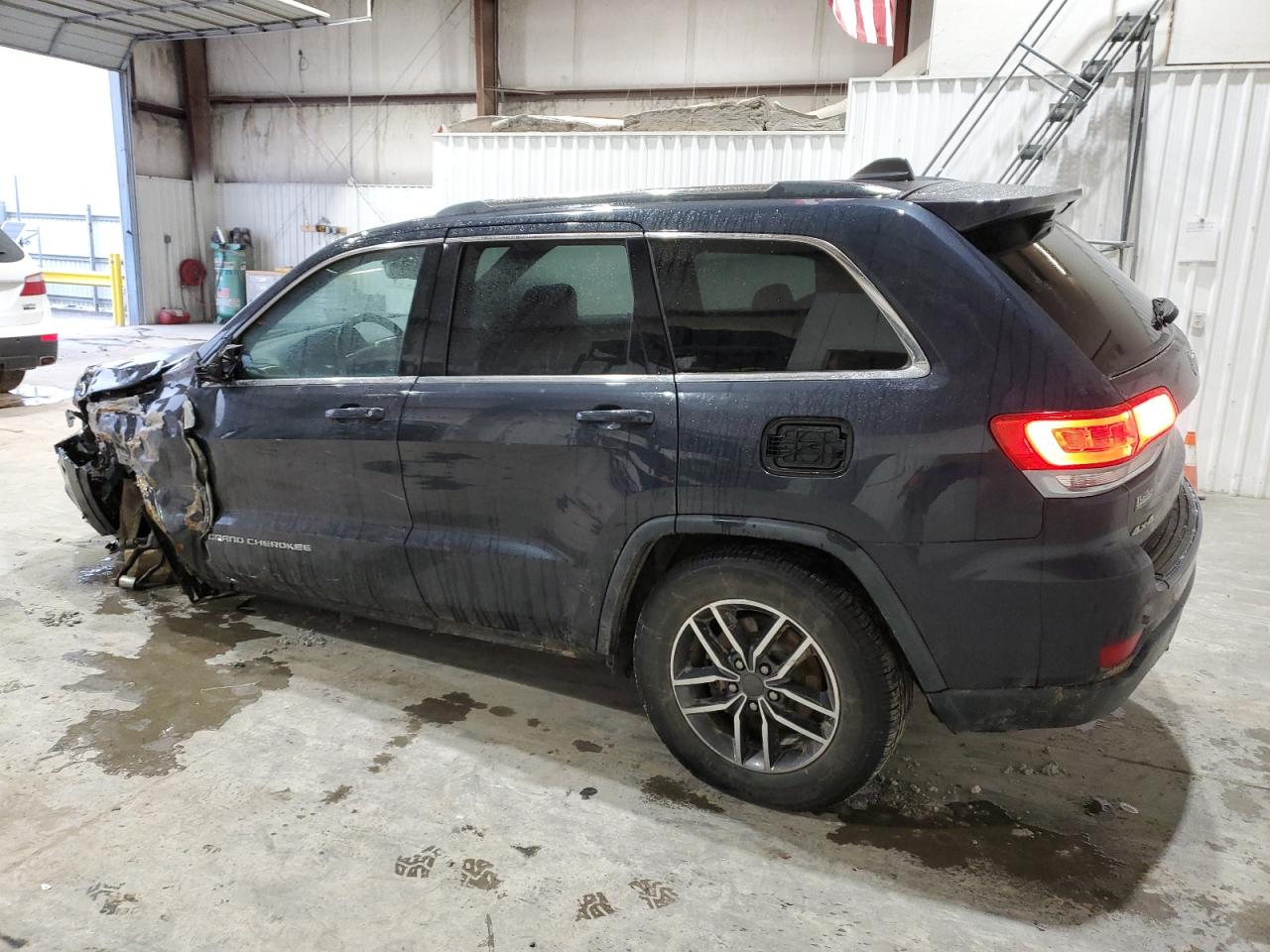 2015 Jeep Grand Cherokee - Image 2