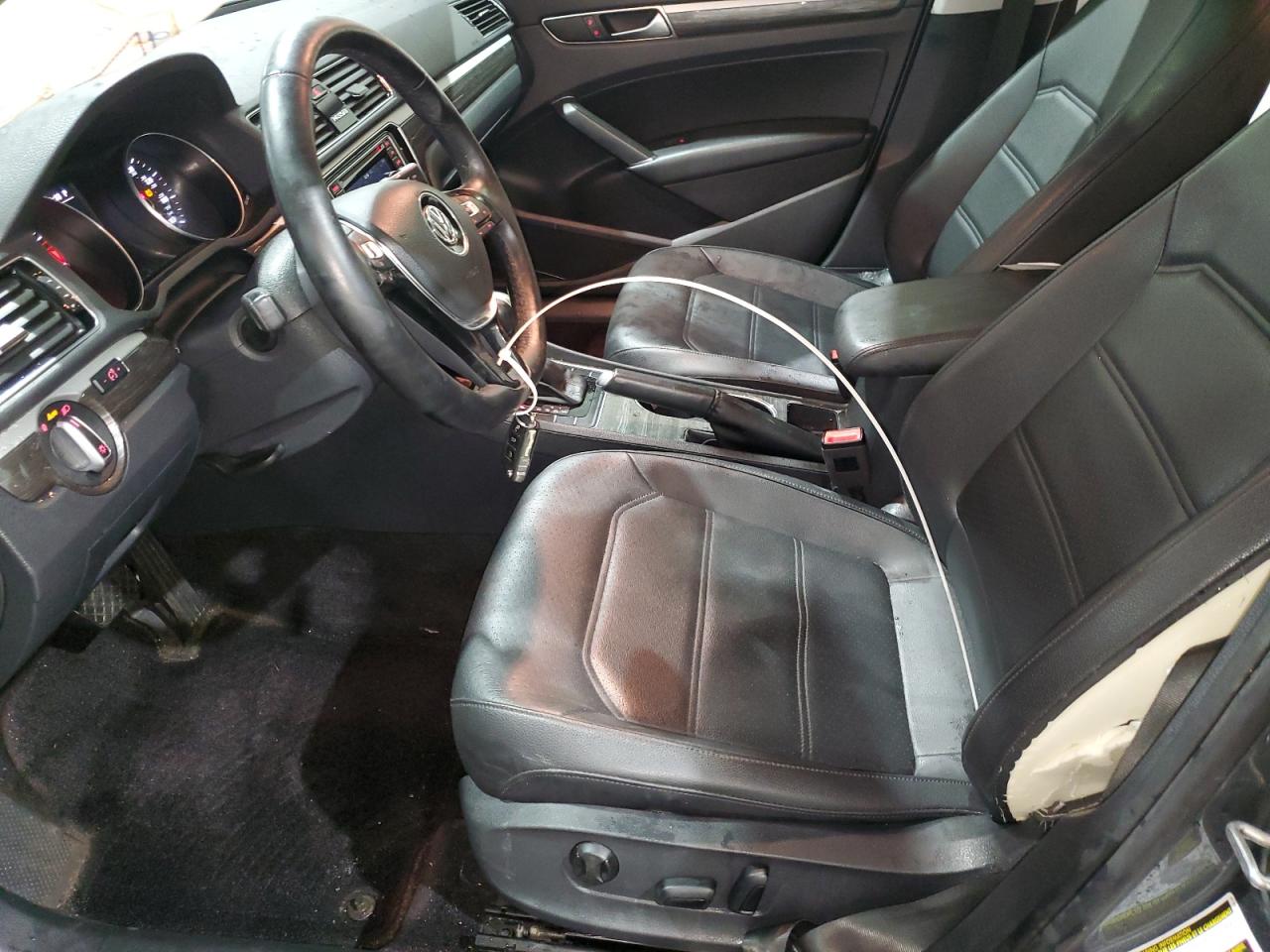 2018 Volkswagen Passat - Image 7