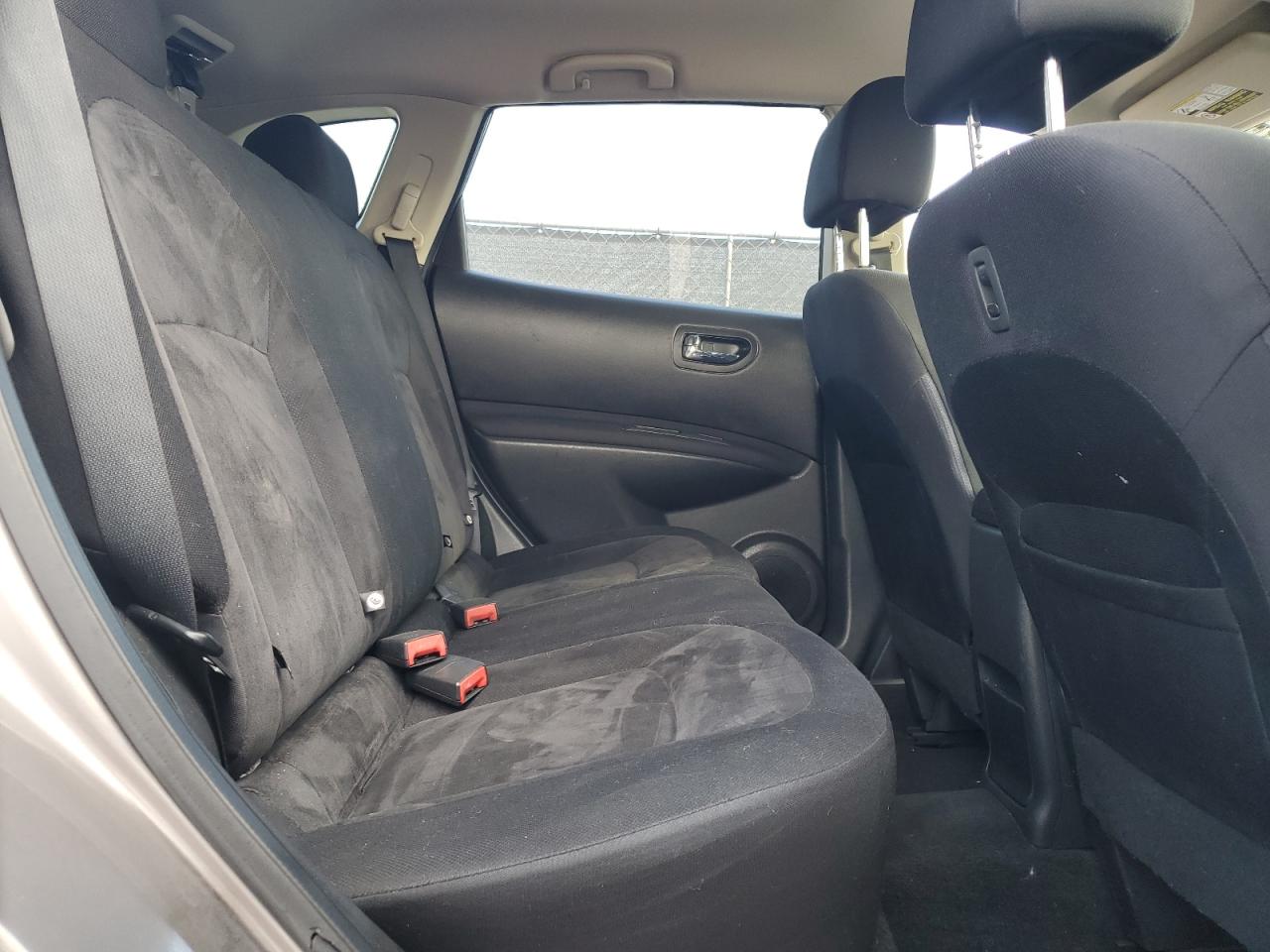 2010 Nissan Rogue - Image 11