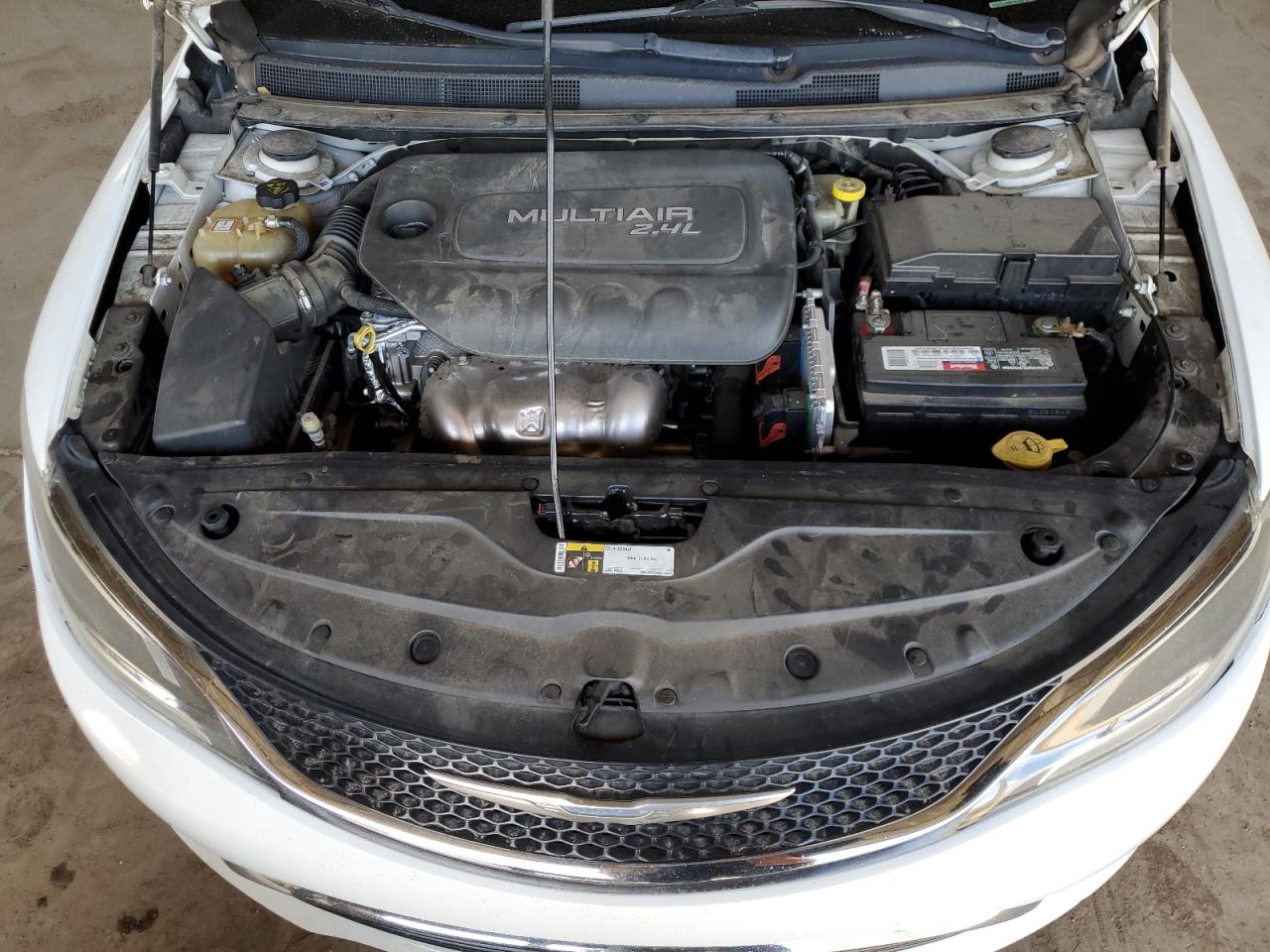 2015 Chrysler 200 - Image 11