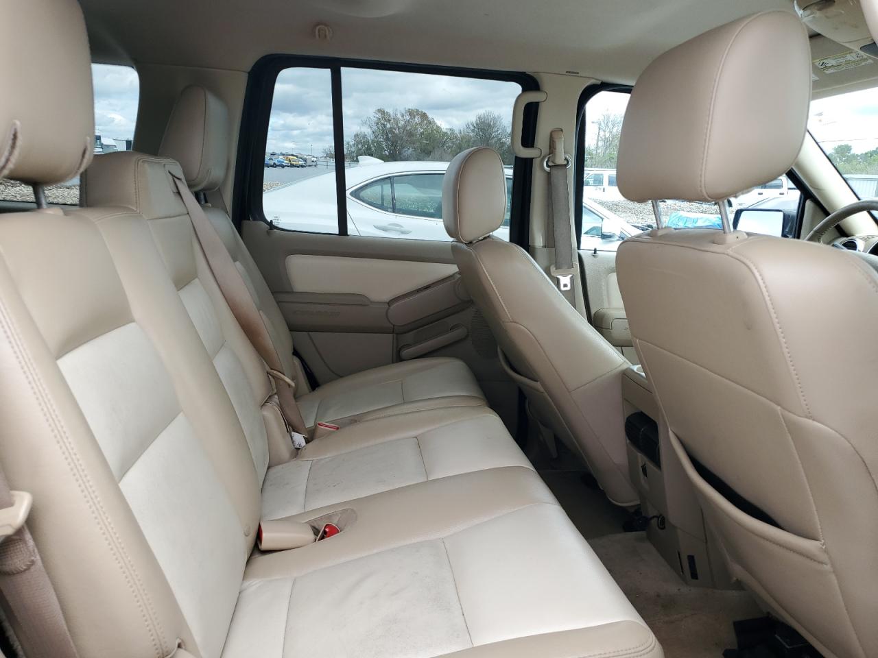 2007 Ford Explorer - Image 11