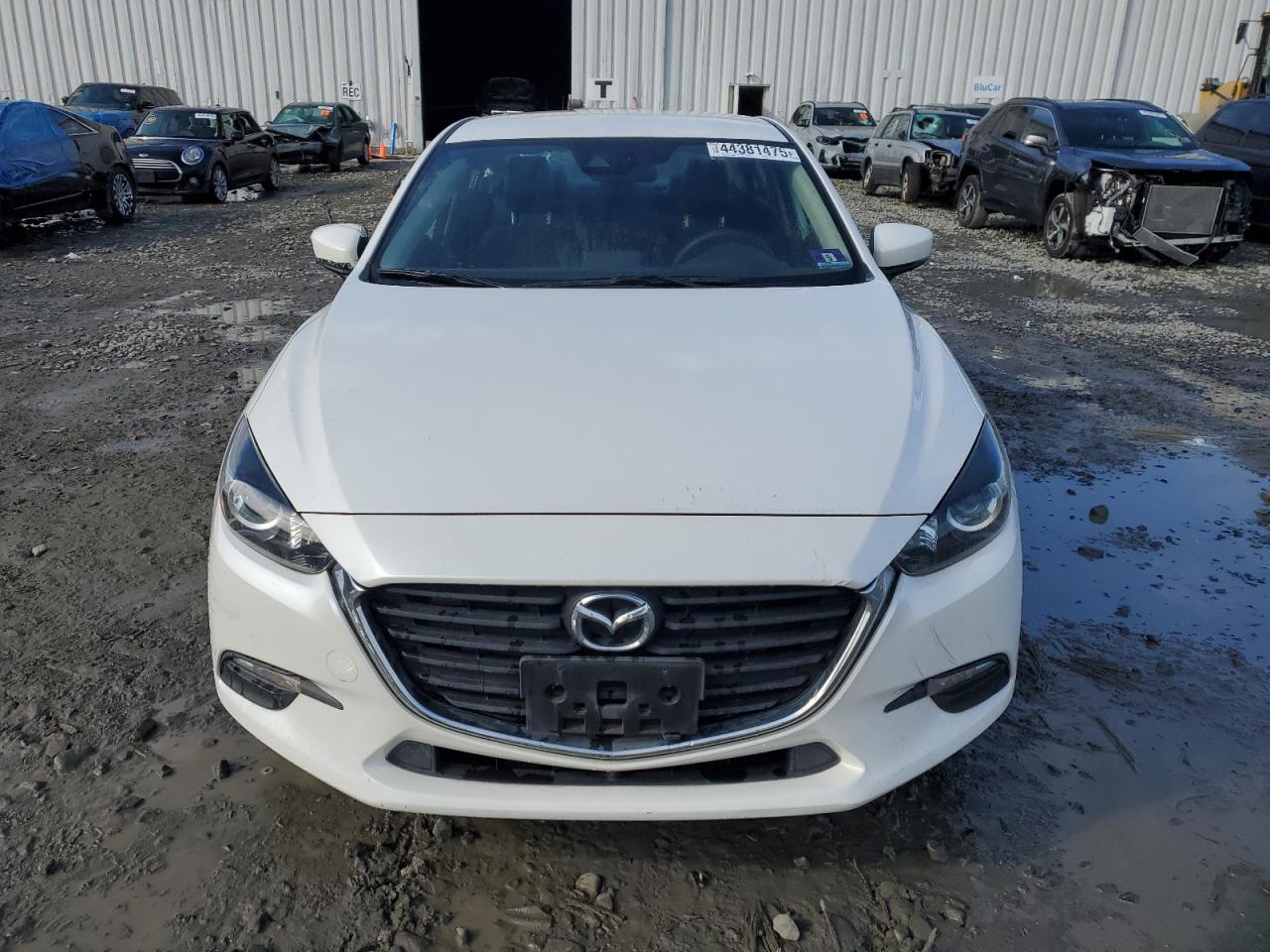 2017 Mazda 3 - Image 5