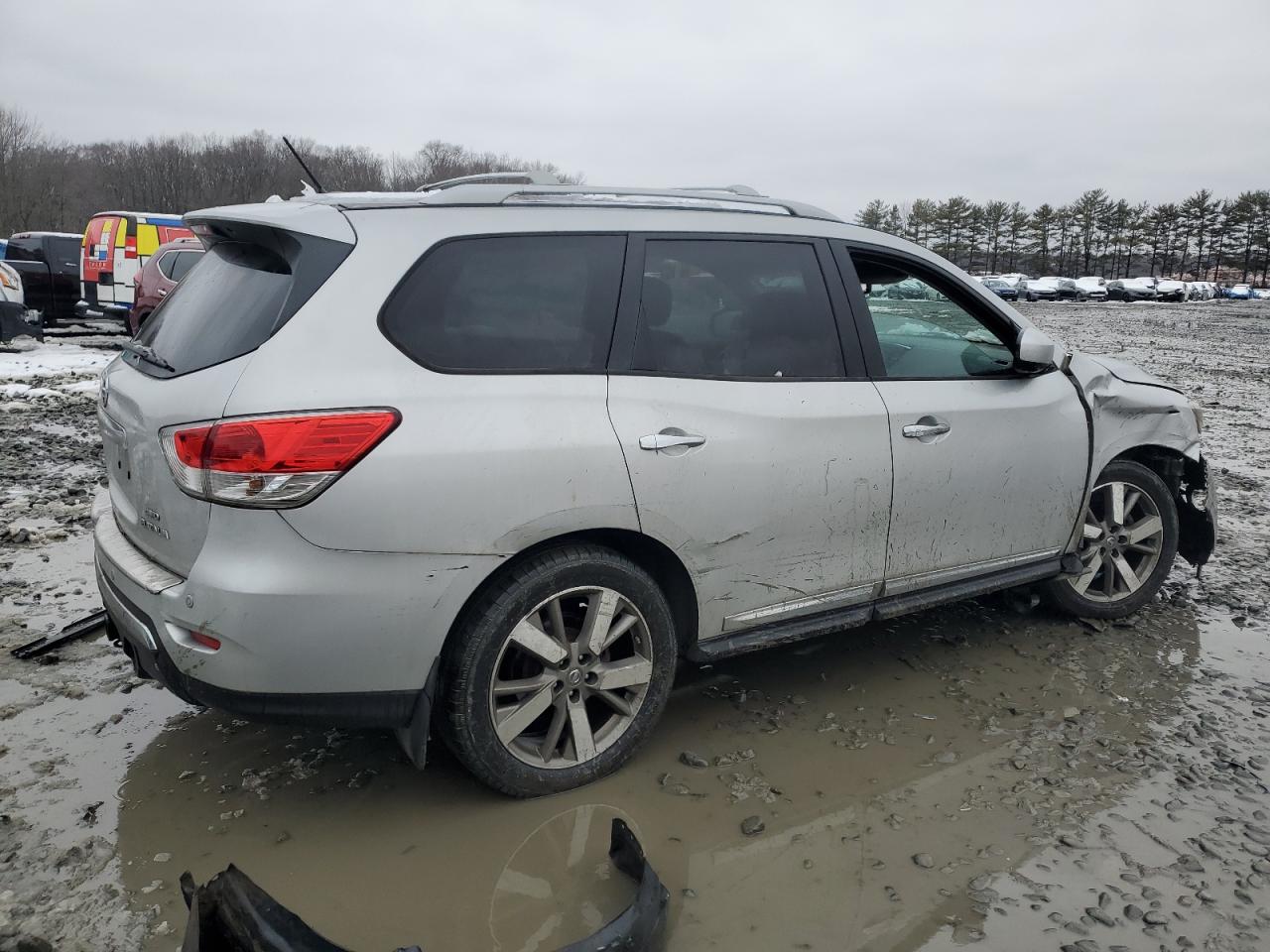 2014 Nissan Pathfinder - Image 3
