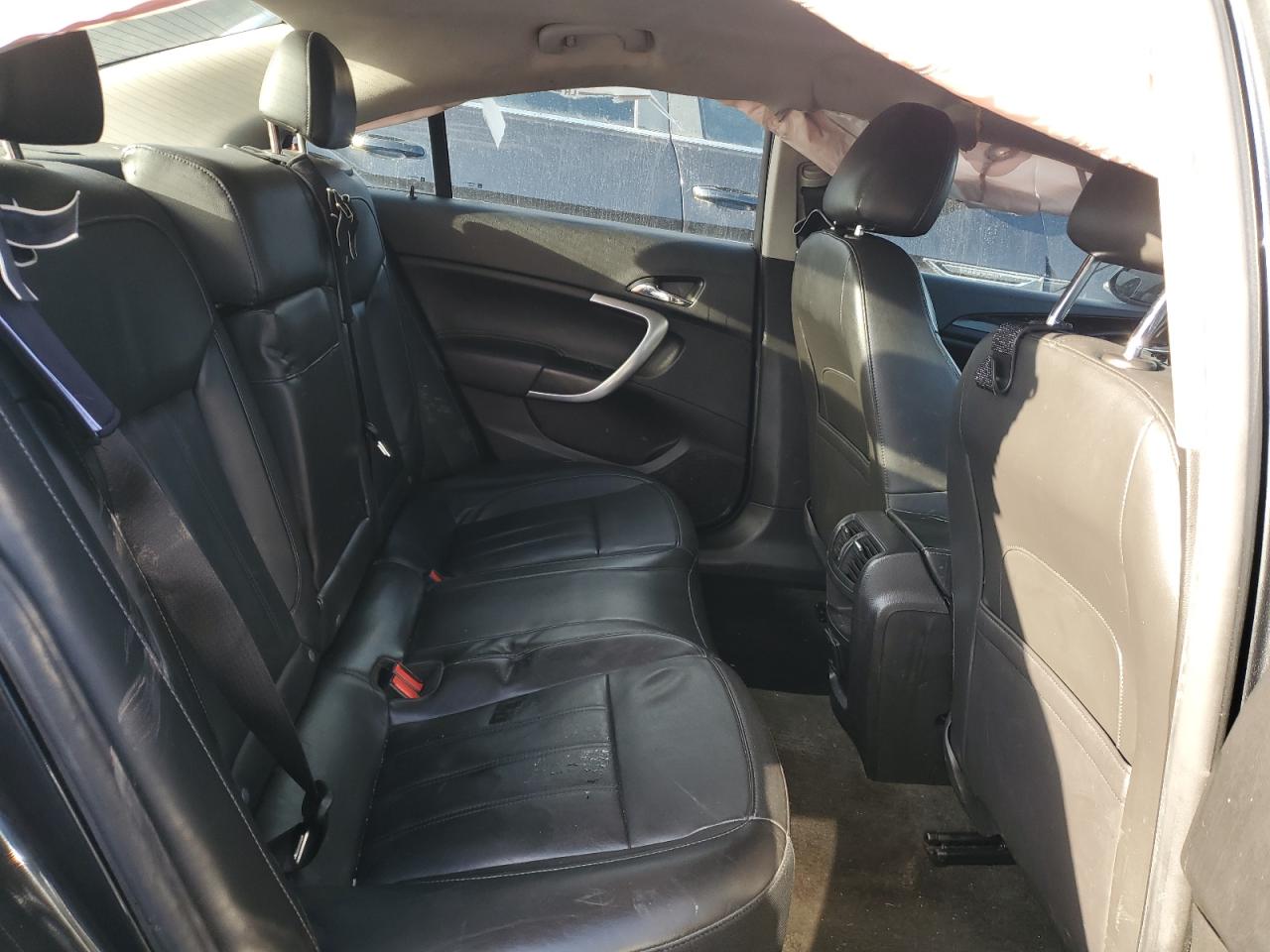 2012 Buick Regal - Image 11