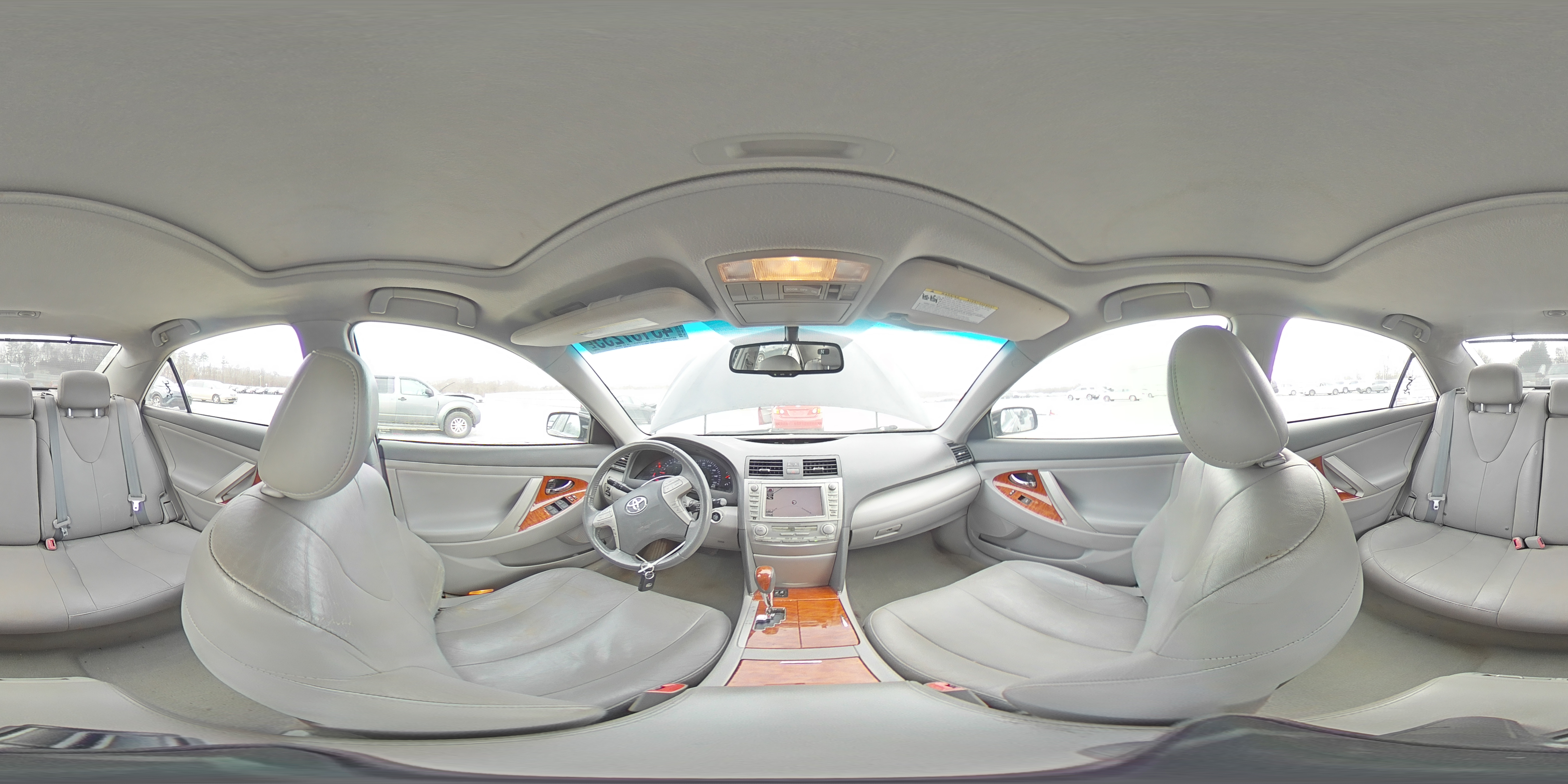 2011 Toyota Camry - Image 12