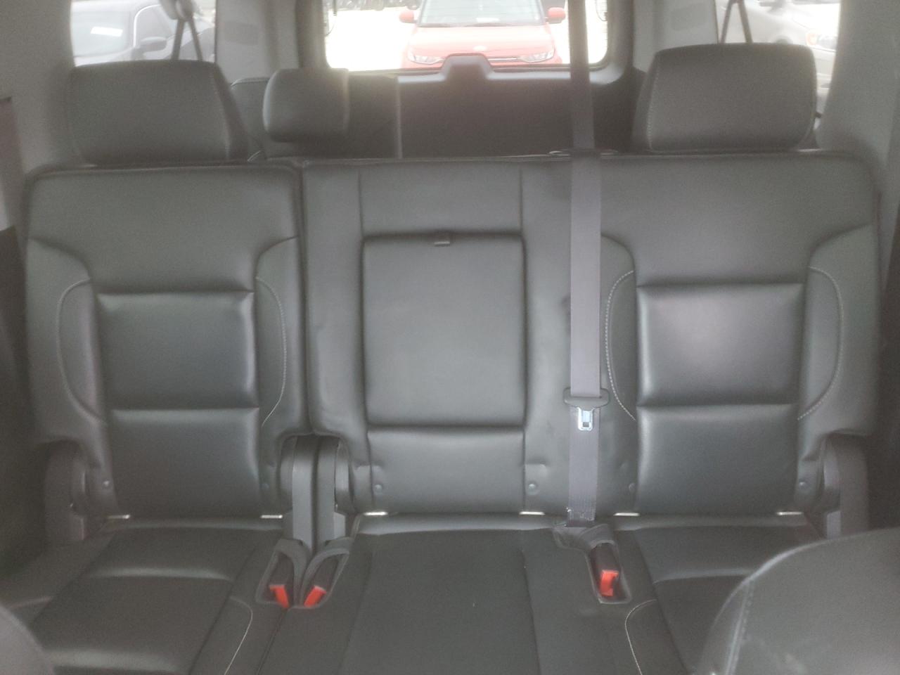 2016 Chevrolet Suburban - Image 10