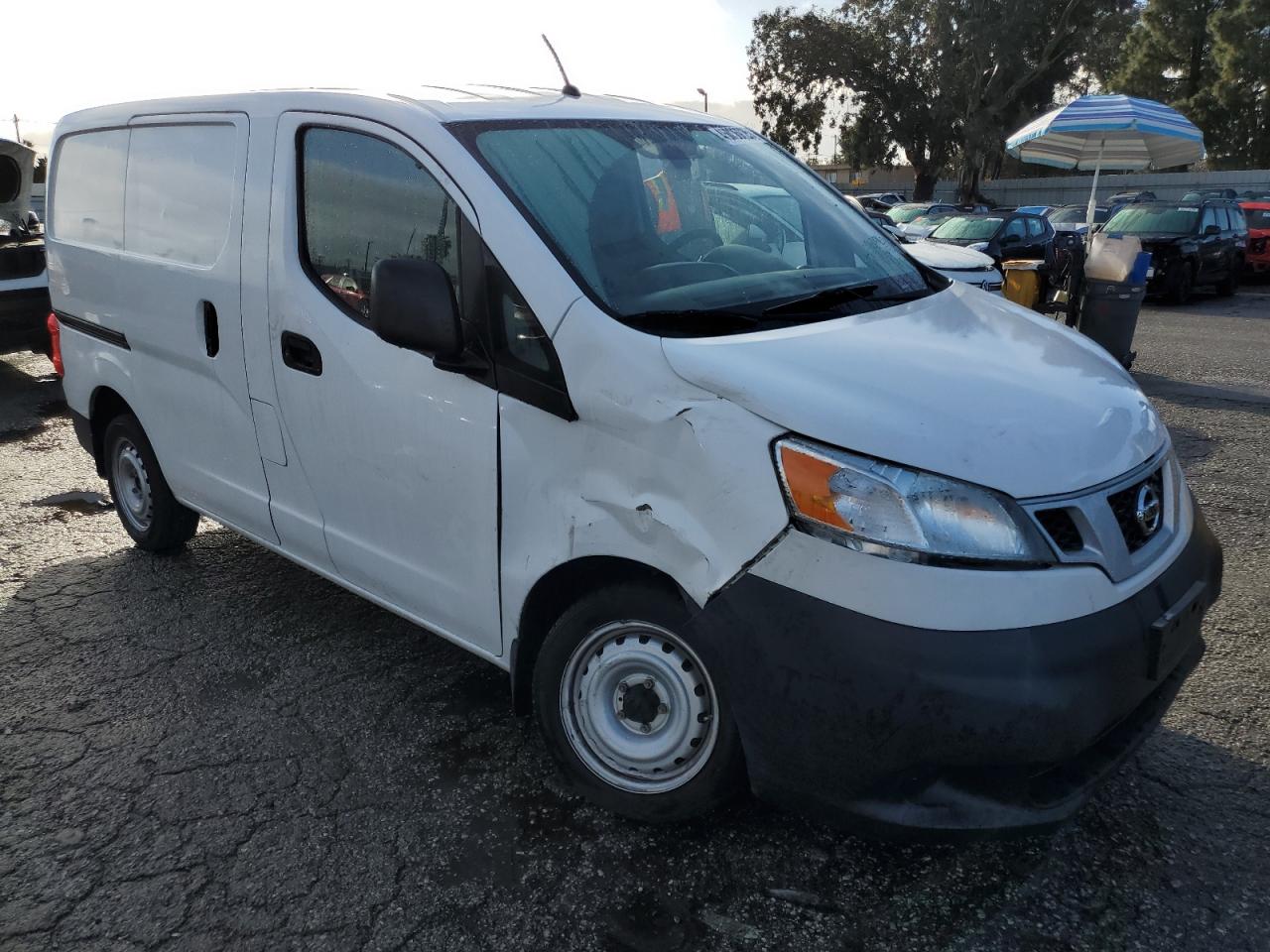 2015 Nissan NV - Image 4