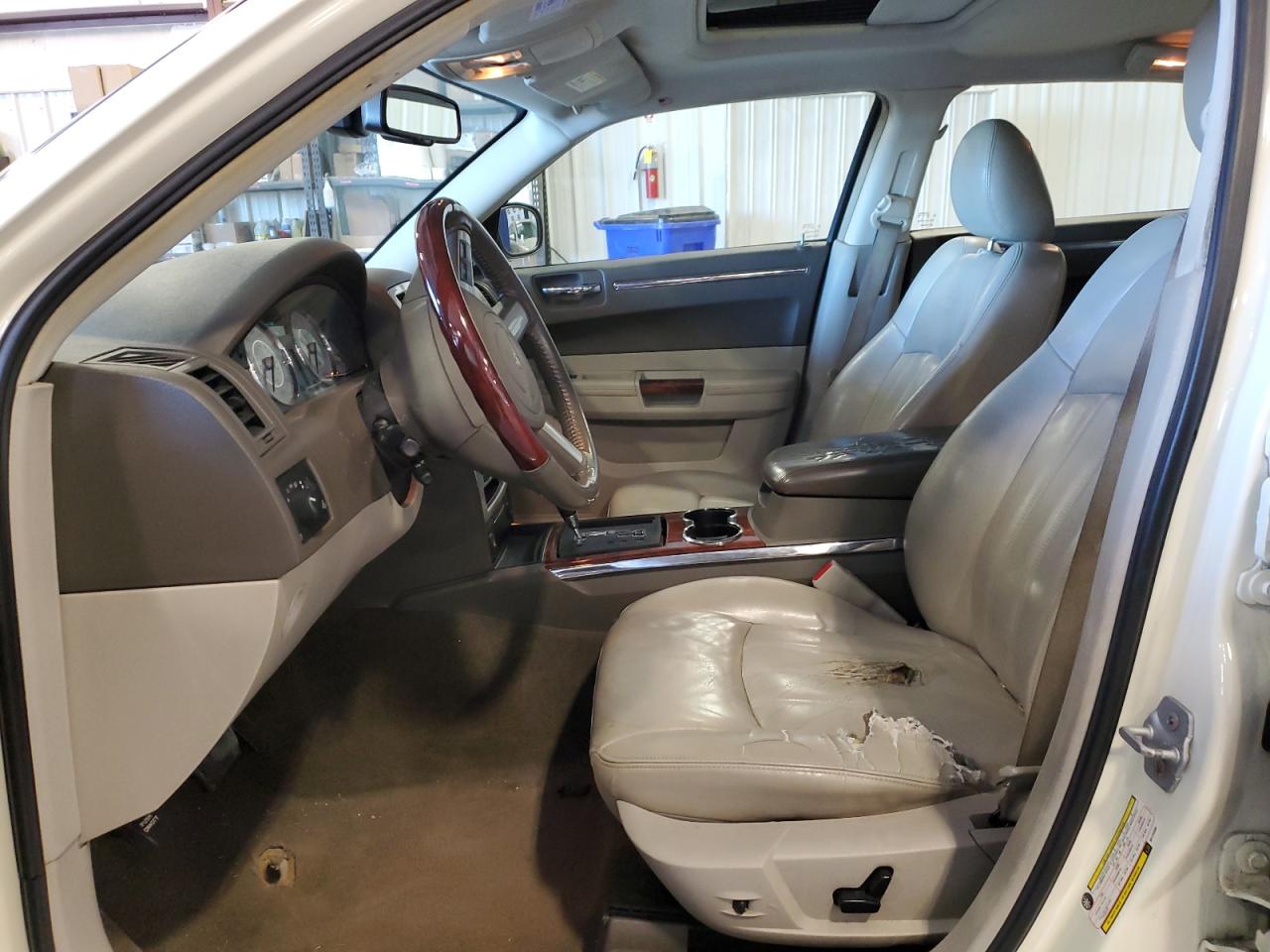 2008 Chrysler 300 - Image 7