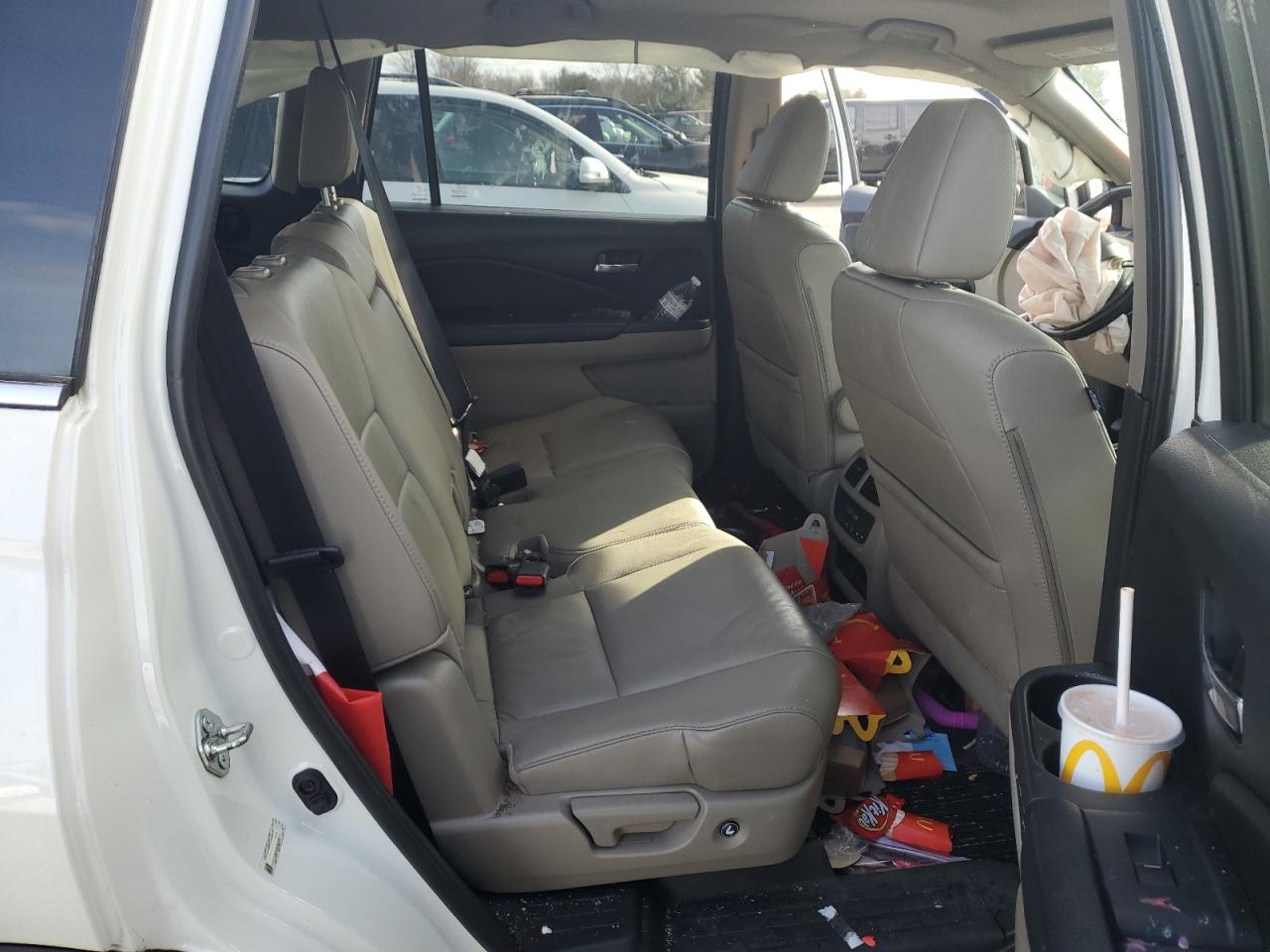 2016 Honda Pilot - Image 11
