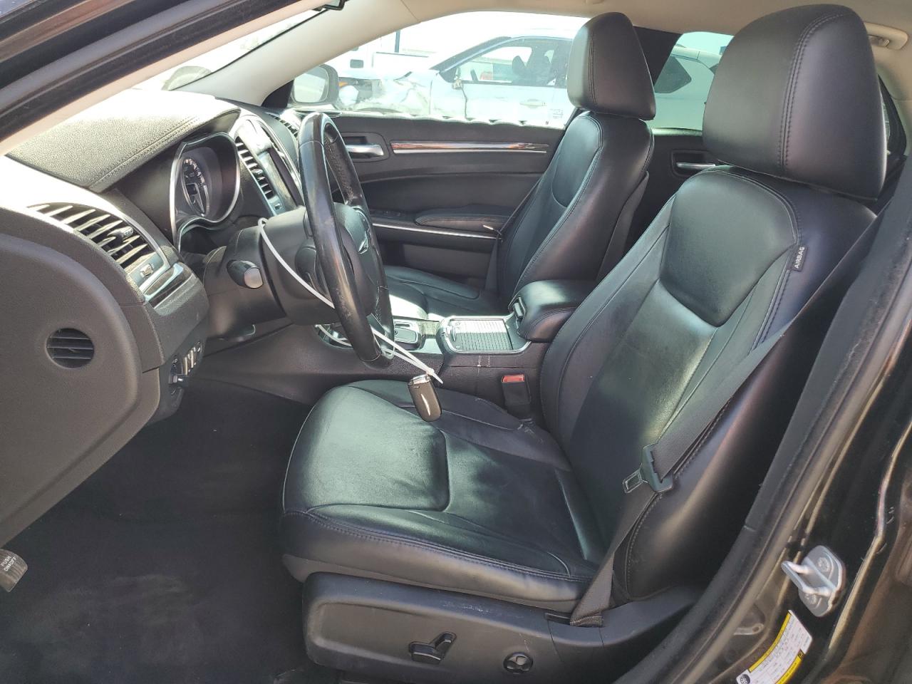 2015 Chrysler 300 - Image 7