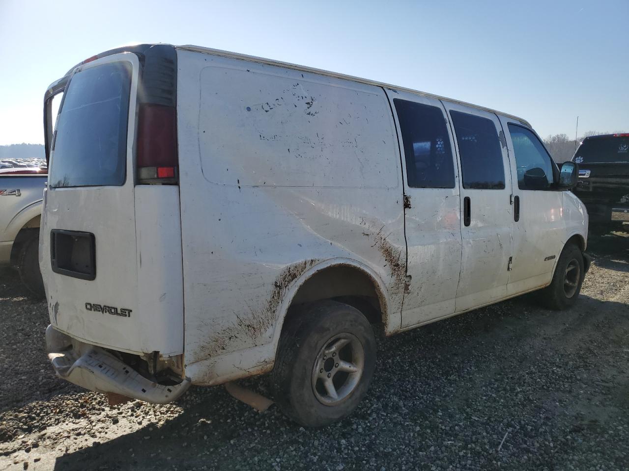 2000 Chevrolet Express - Image 3