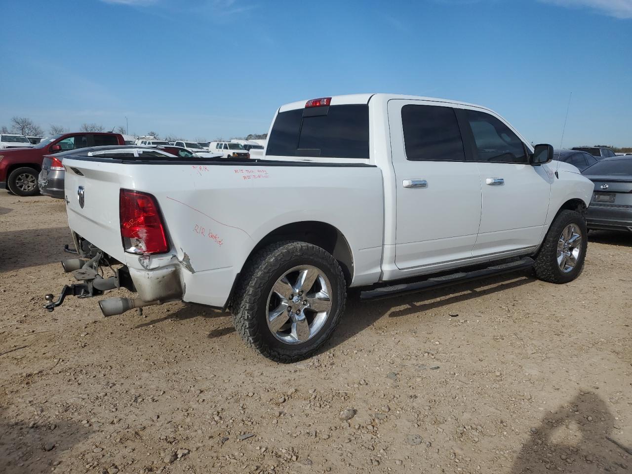 2016 RAM 1500 - Image 3
