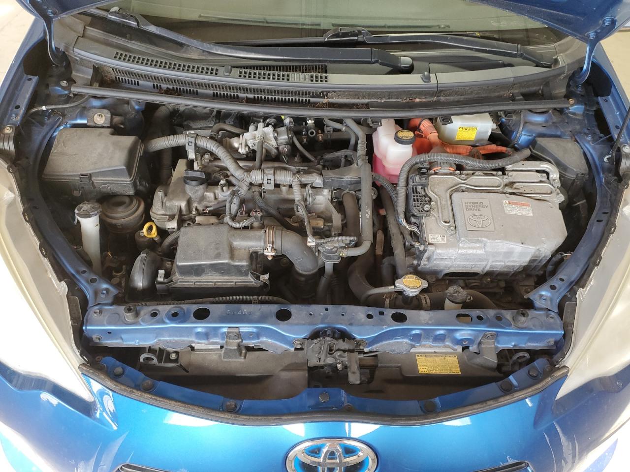2012 Toyota Prius - Image 11