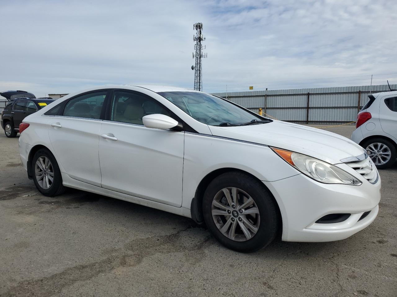 2013 Hyundai Sonata - Image 4