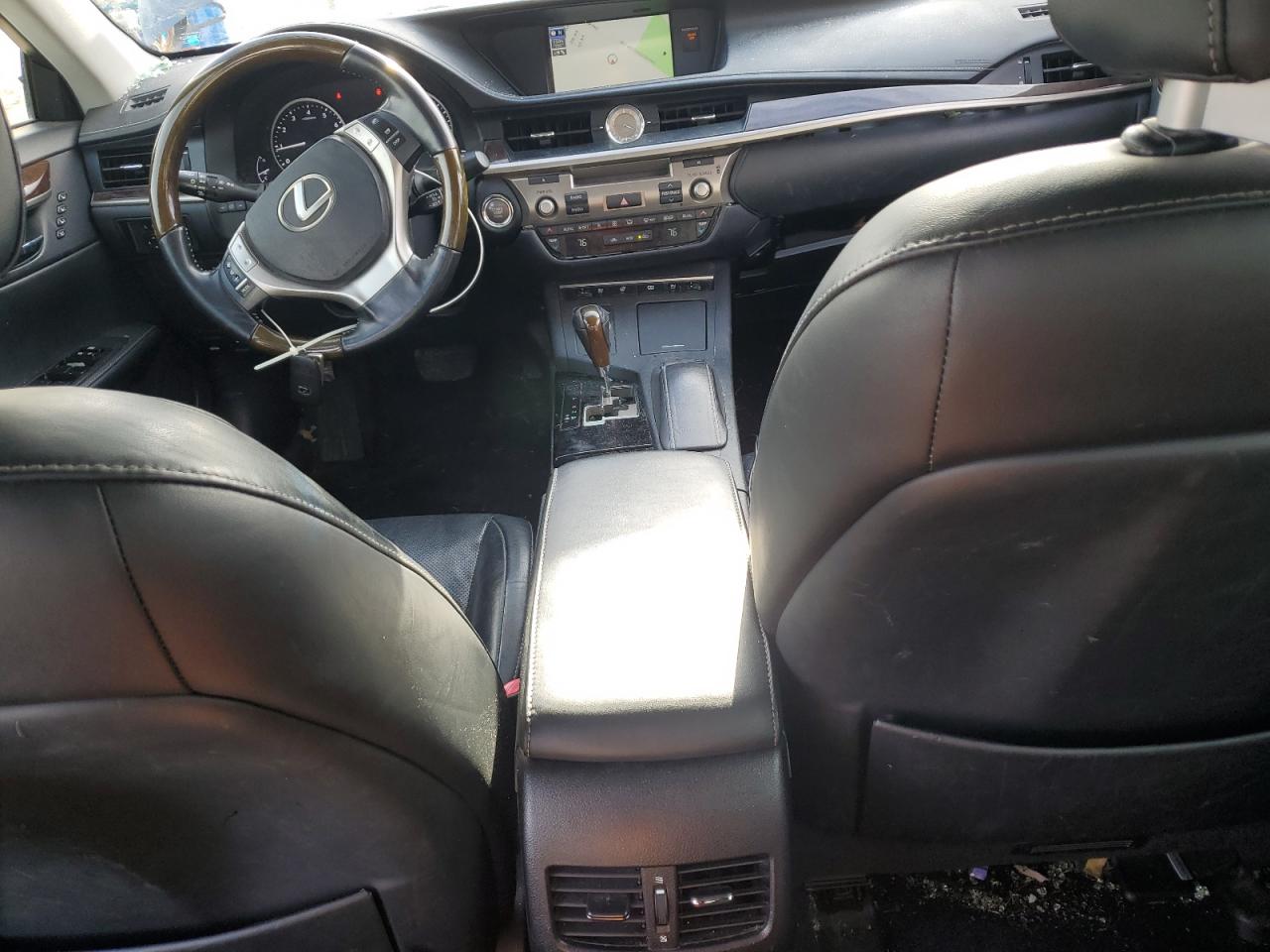 2014 Lexus ES - Image 8