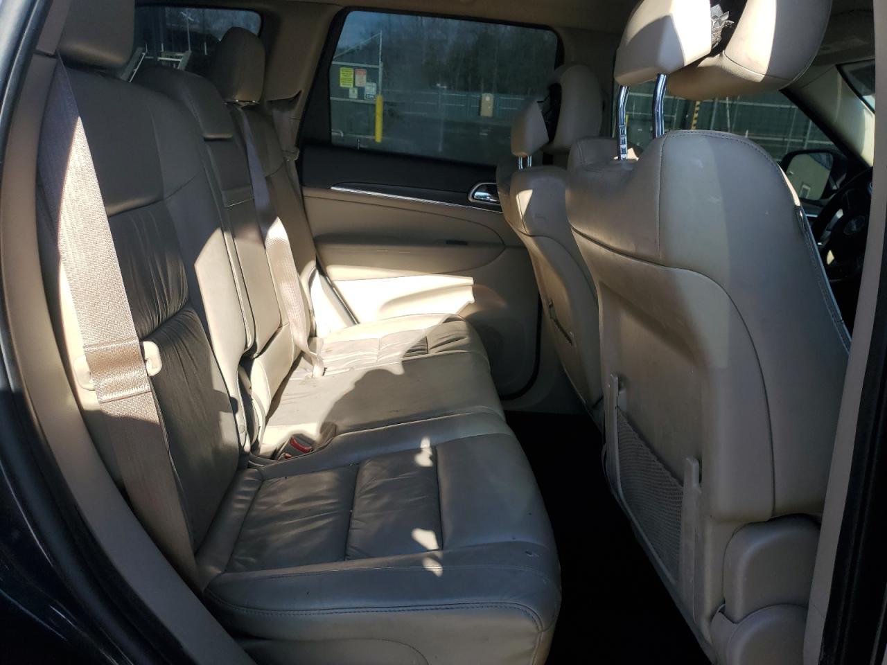2014 Jeep Grand Cherokee - Image 11