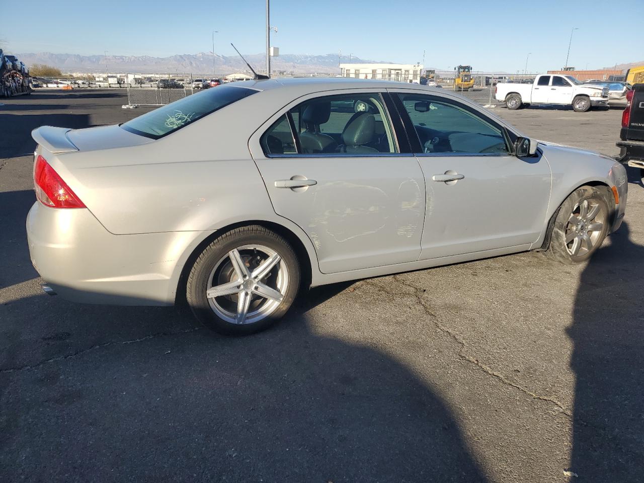 2010 Mercury Milan - Image 3