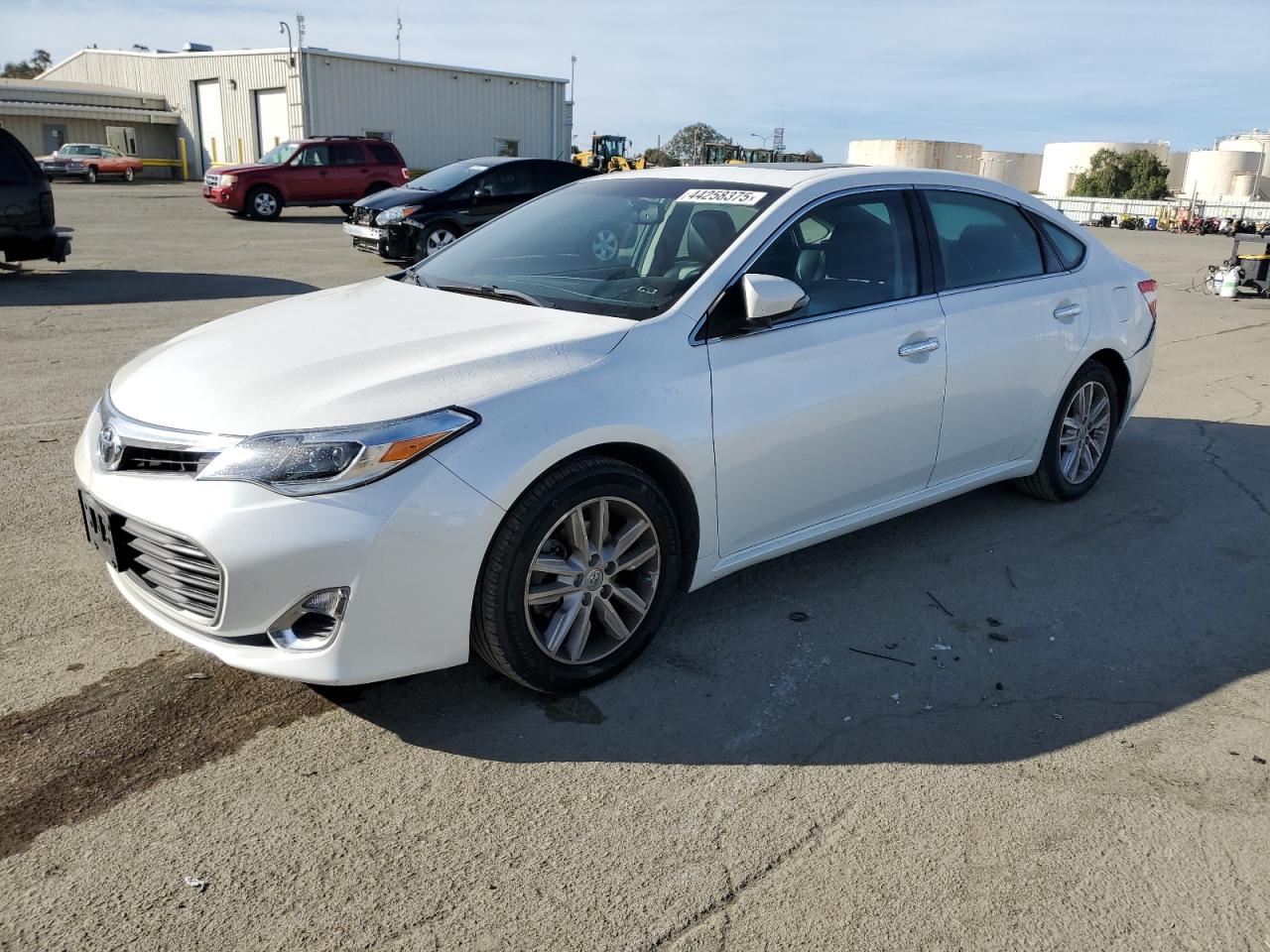 2013 Toyota Avalon - Image 1