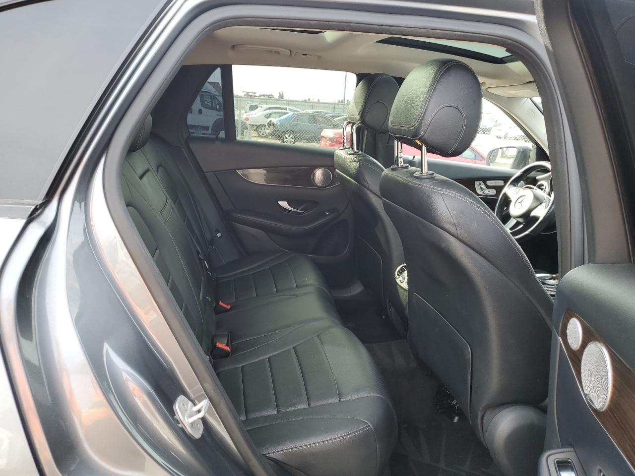 2016 Mercedes-Benz GLC - Image 11