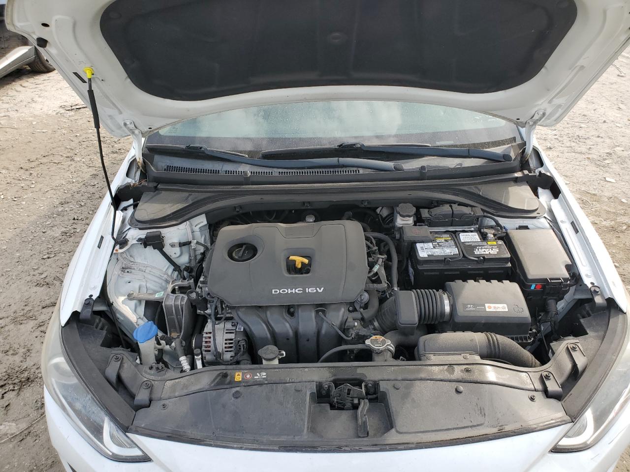 2018 Hyundai Elantra - Image 11