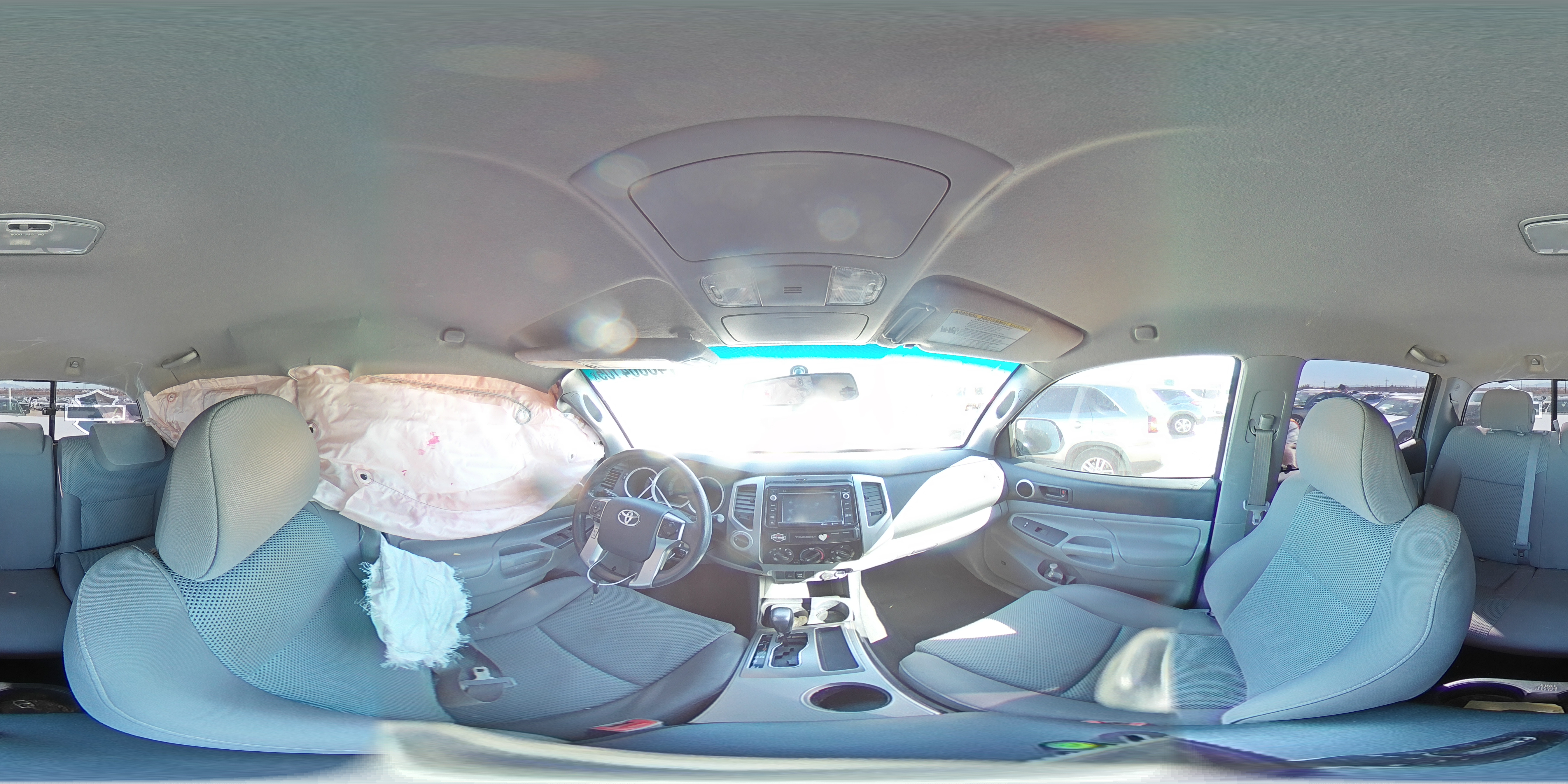 2015 Toyota Tacoma - Image 13