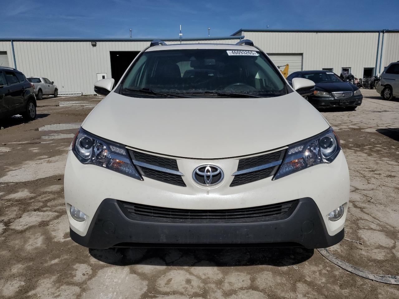 2015 Toyota RAV 4 - Image 5