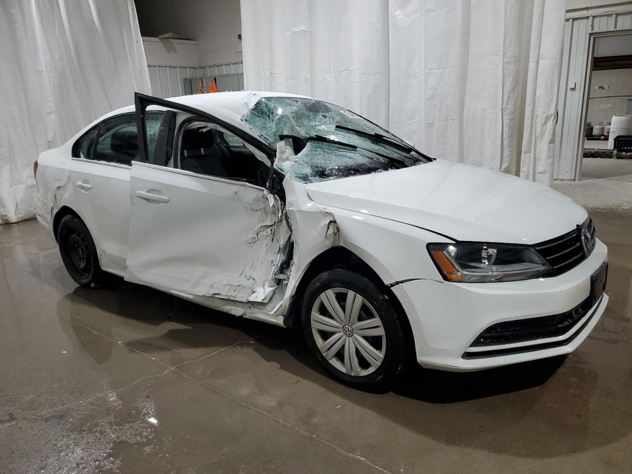2017 Volkswagen Jetta - Image 4
