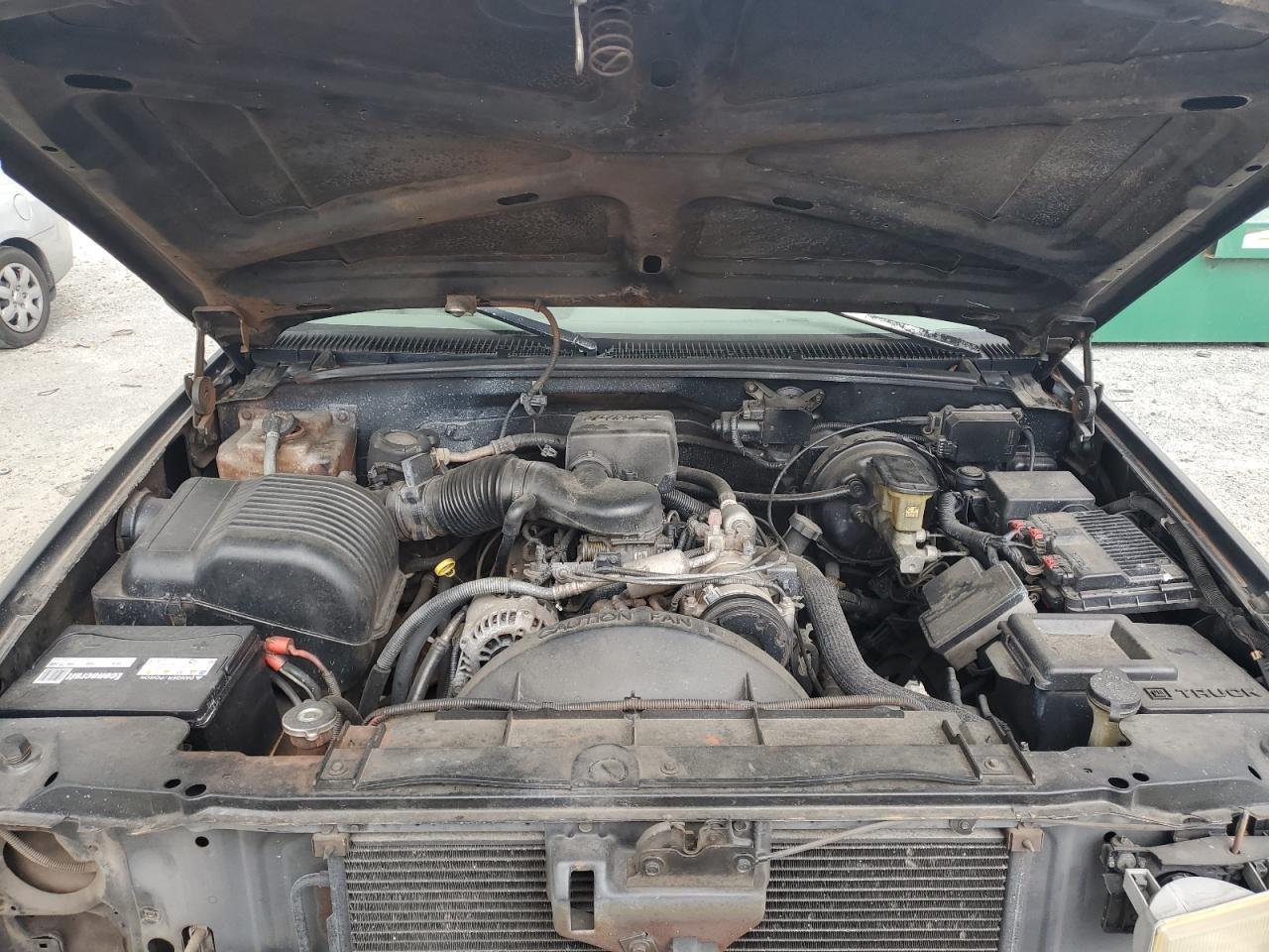 1996 Chevrolet GMT-400 - Image 11