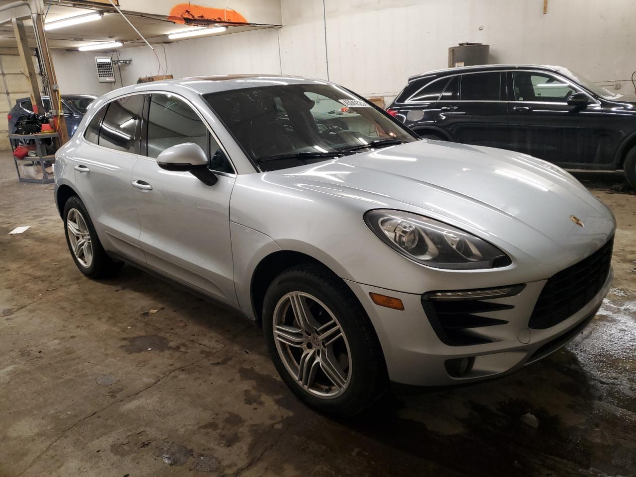 2016 Porsche Macan - Image 4