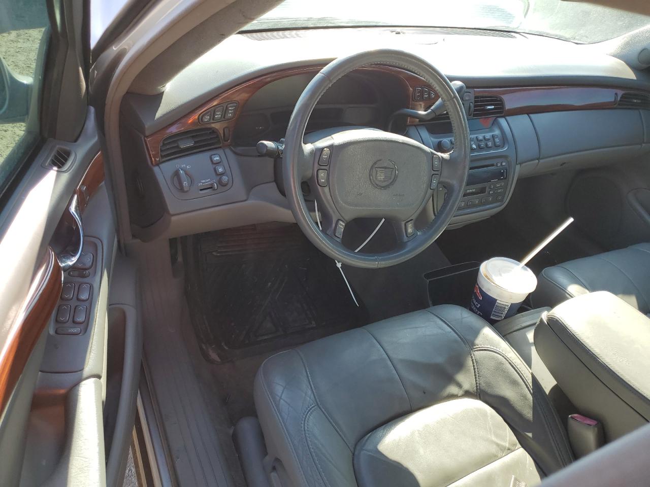 2005 Cadillac De Ville - Image 8