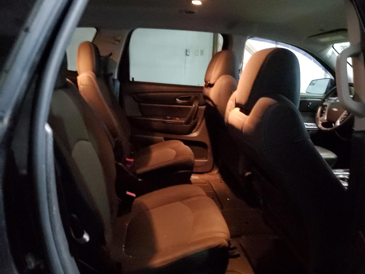 2015 Chevrolet Traverse - Image 12