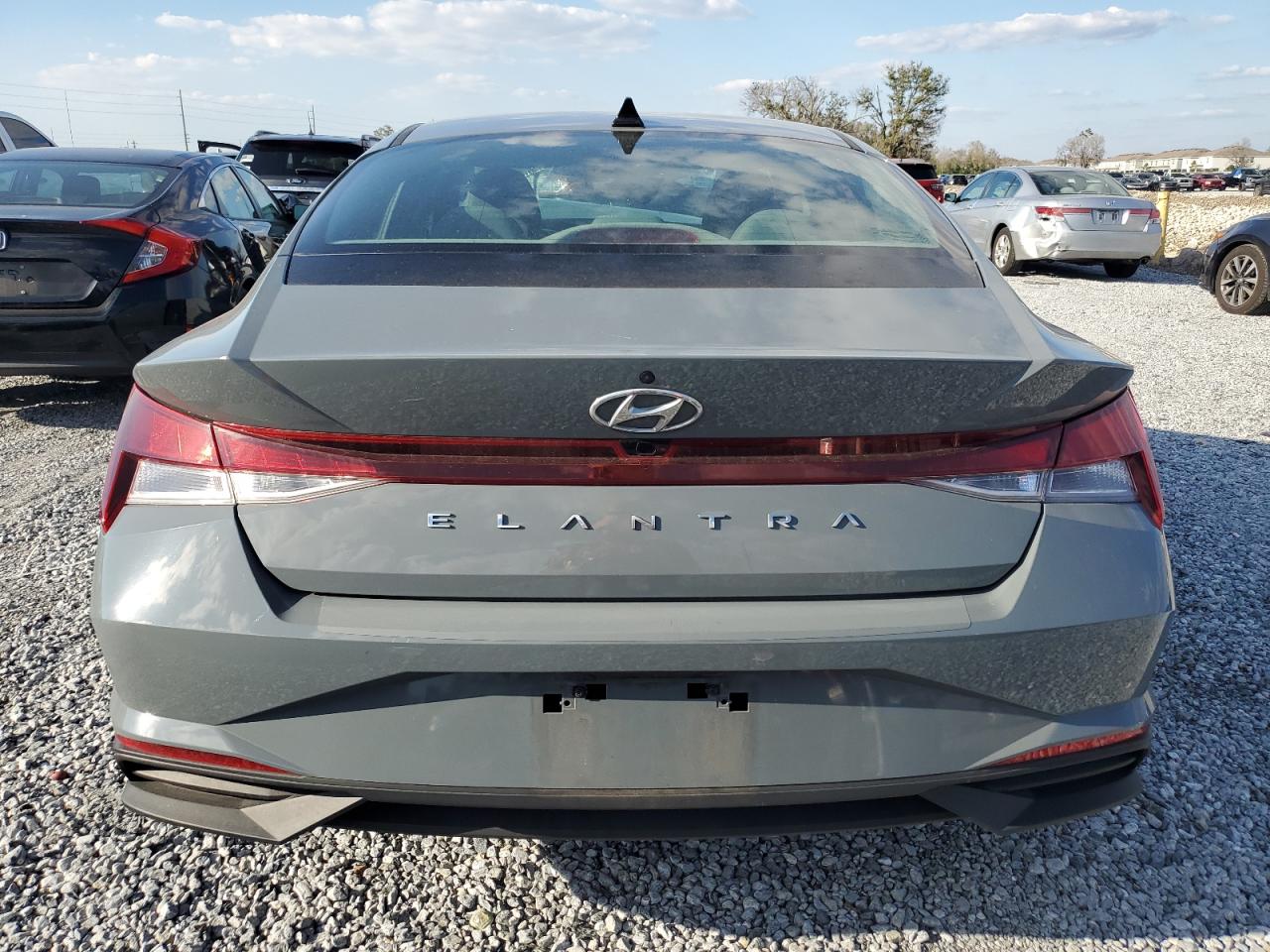2022 Hyundai Elantra - Image 6