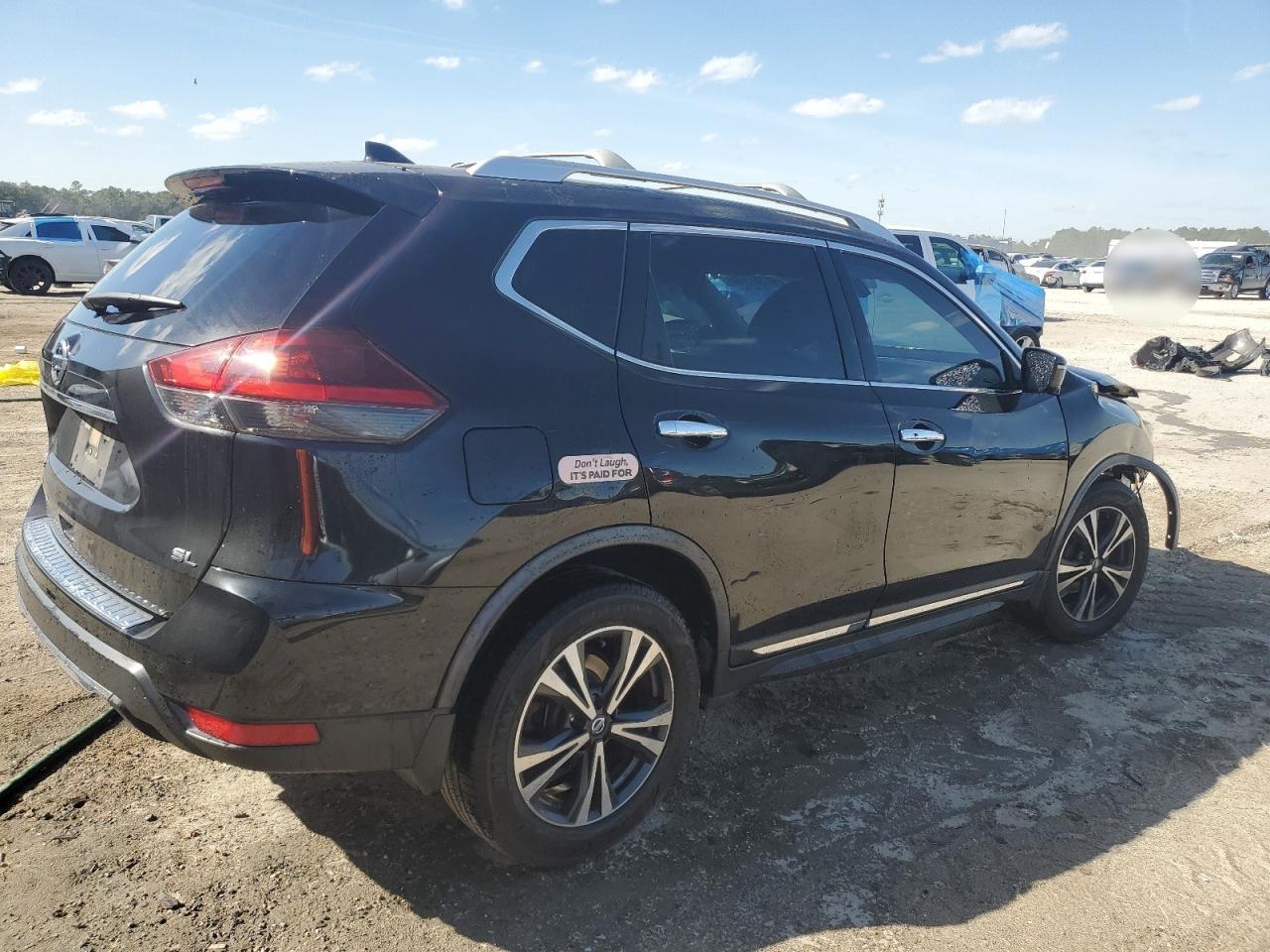 2018 Nissan Rogue - Image 3