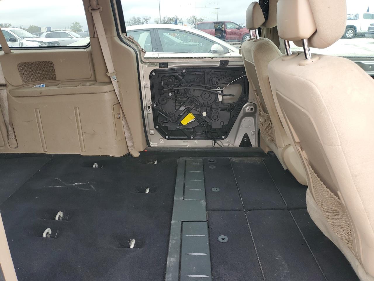 2013 Dodge Caravan - Image 11