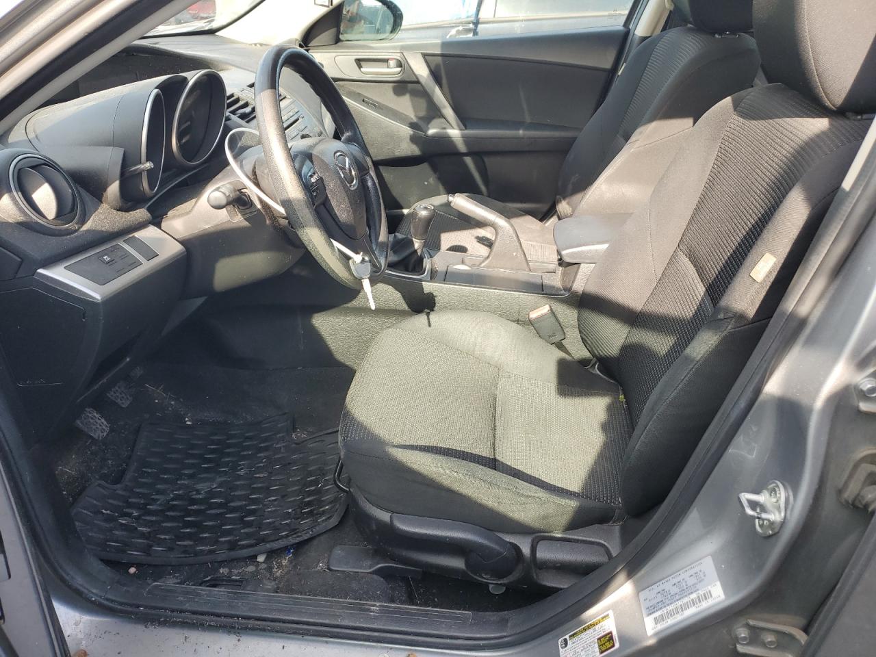 2013 Mazda 3 - Image 7