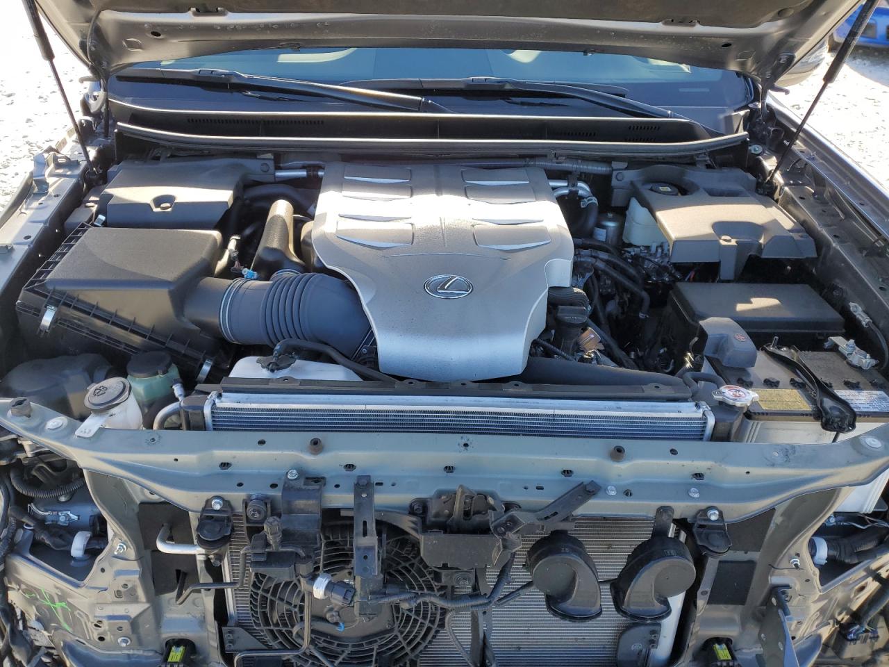 2023 Lexus GX - Image 12