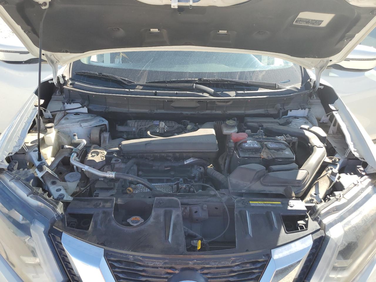 2017 Nissan Rogue - Image 12
