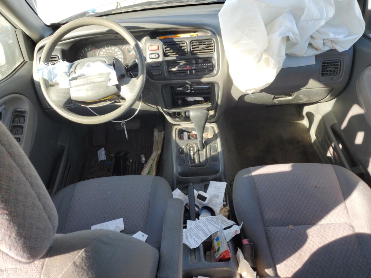 2004 Chevrolet Tracker - Image 8