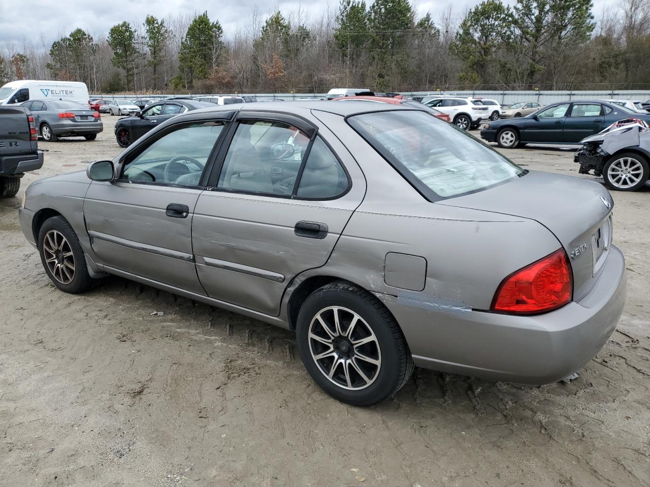 2004 Nissan Sentra - Image 2