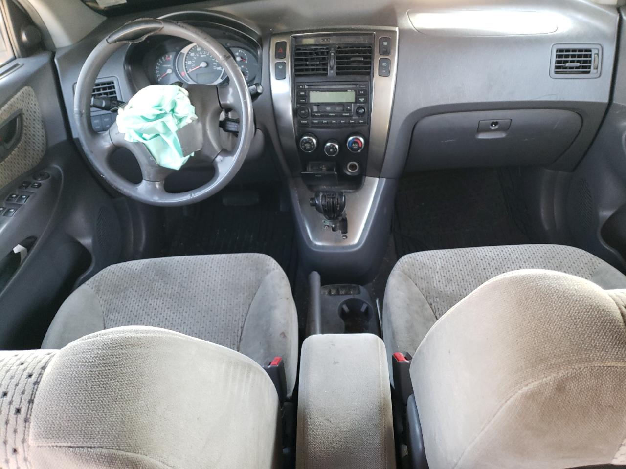 2005 Hyundai Tucson - Image 8