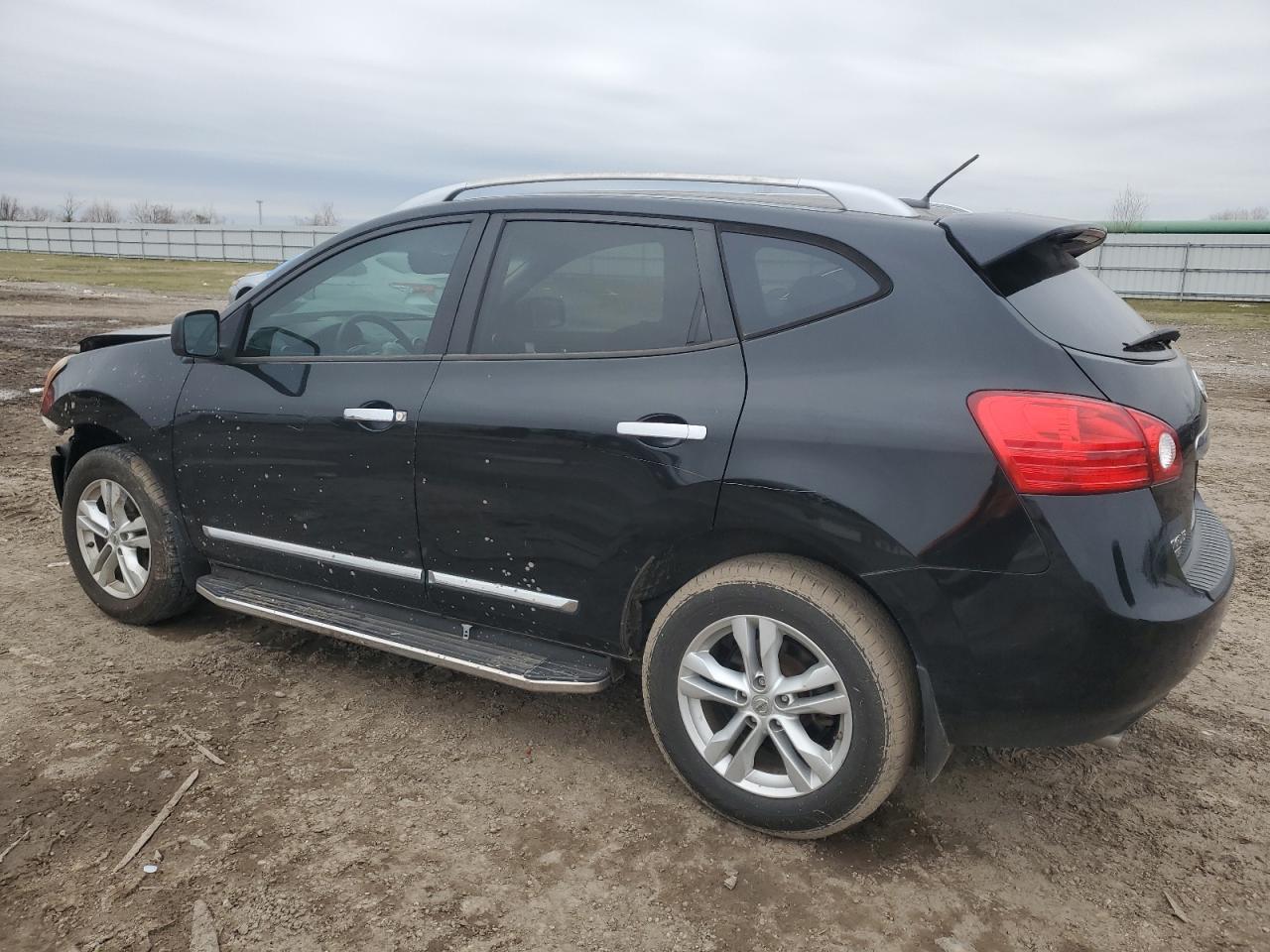 2015 Nissan Rogue - Image 2