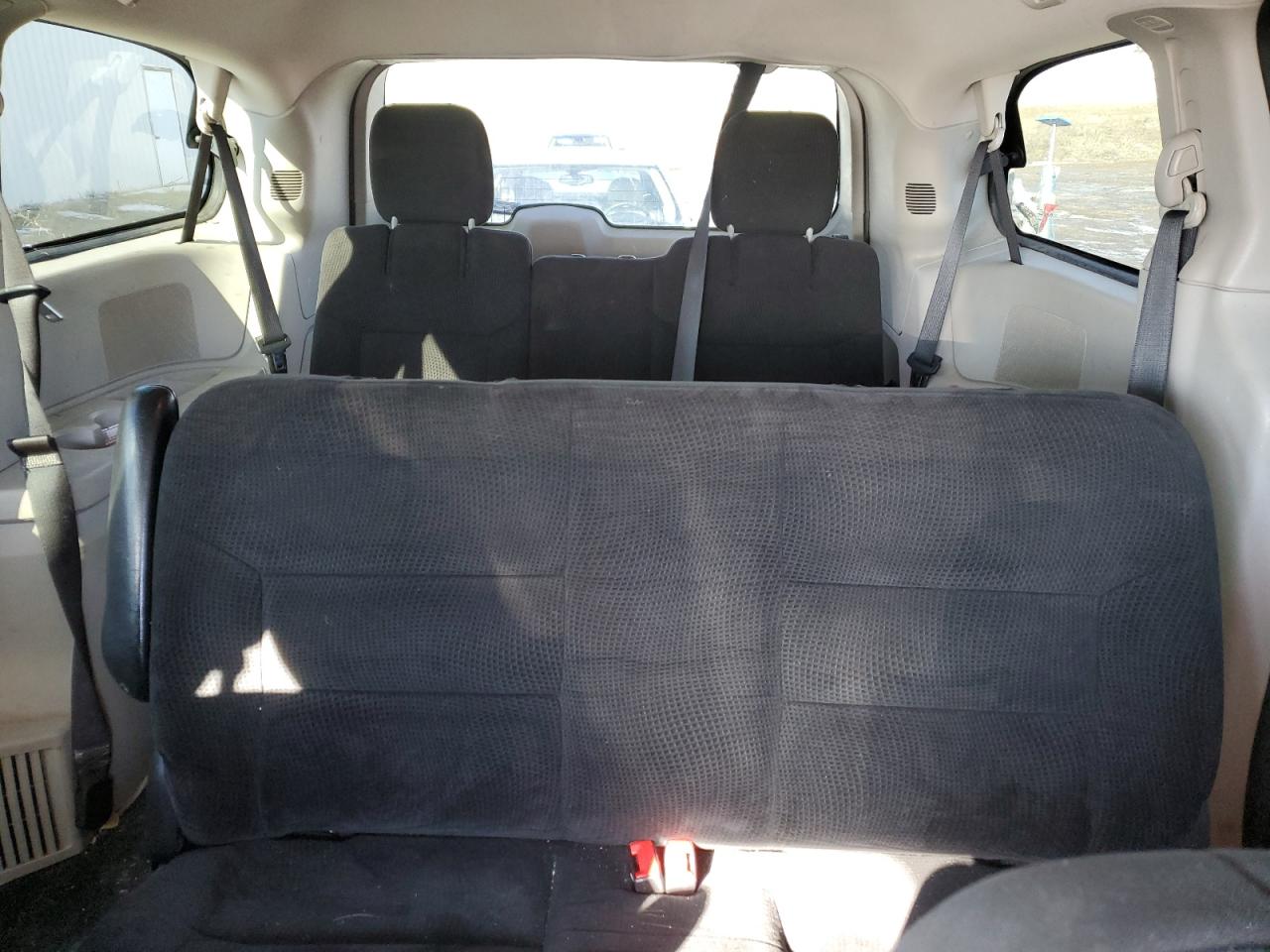 2016 Dodge Caravan - Image 10