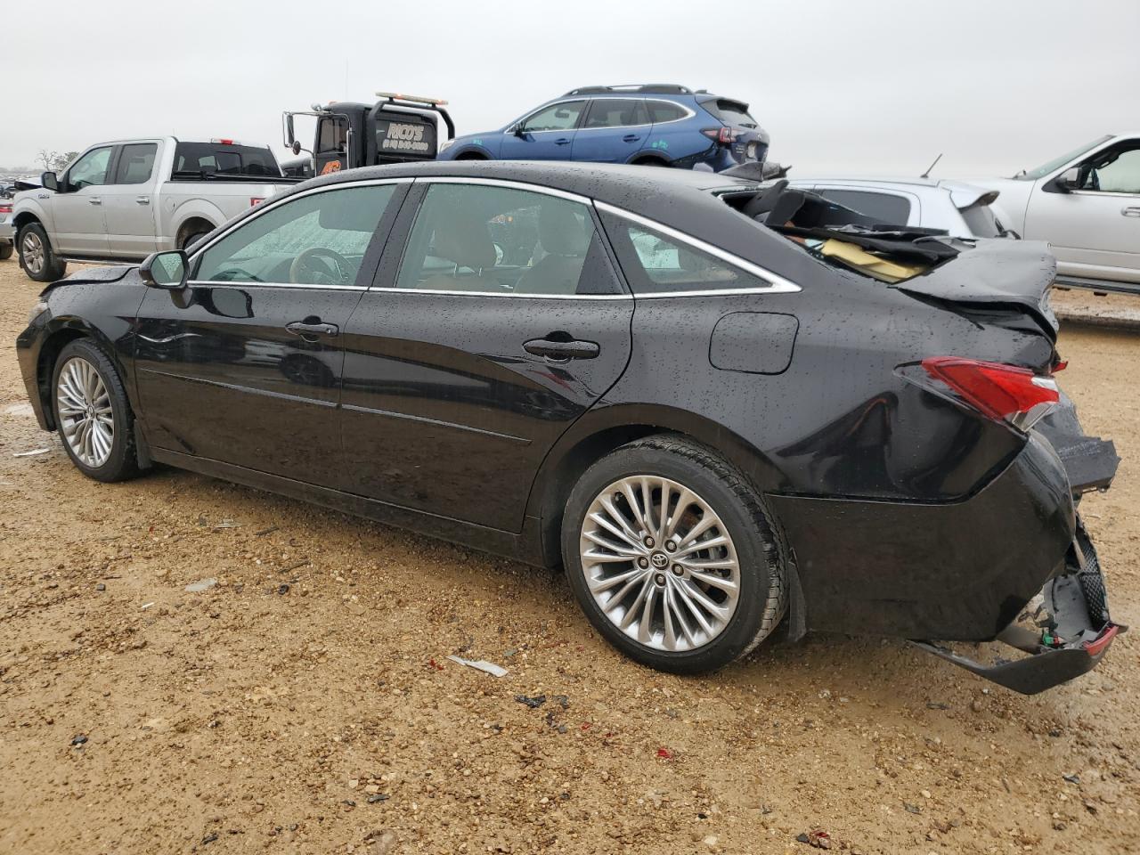 2020 Toyota Avalon - Image 2