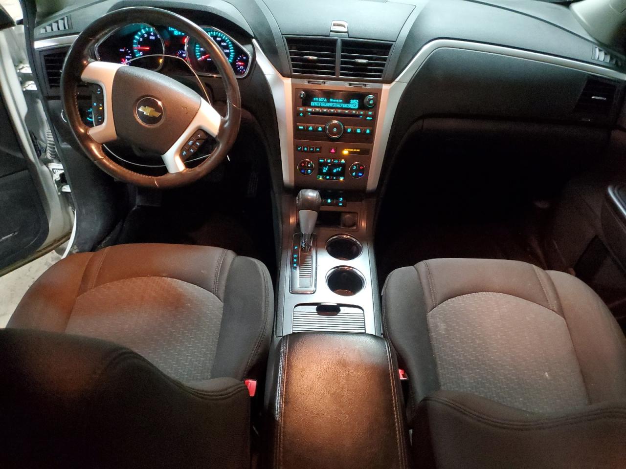 2011 Chevrolet Traverse - Image 8