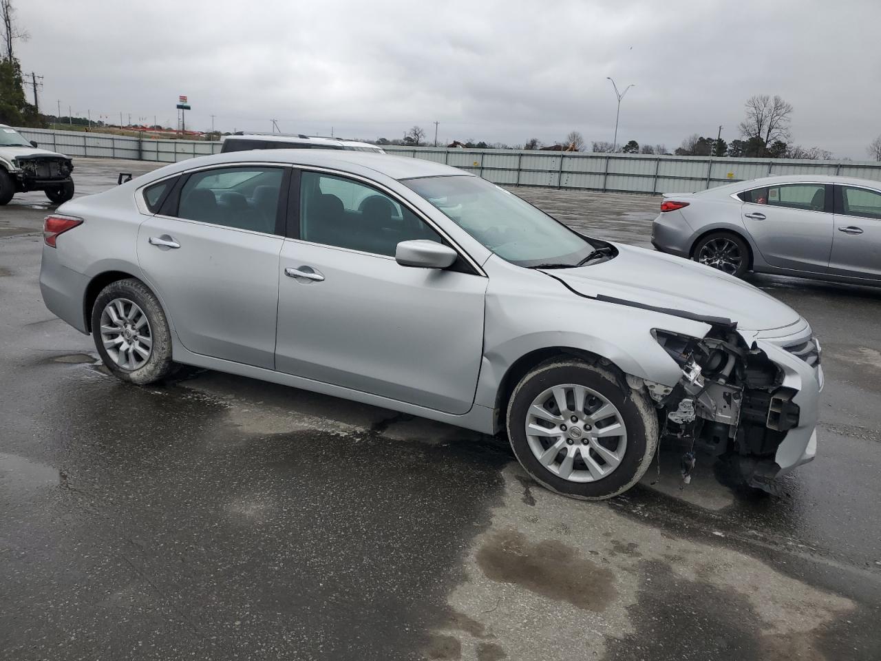 2015 Nissan Altima - Image 4