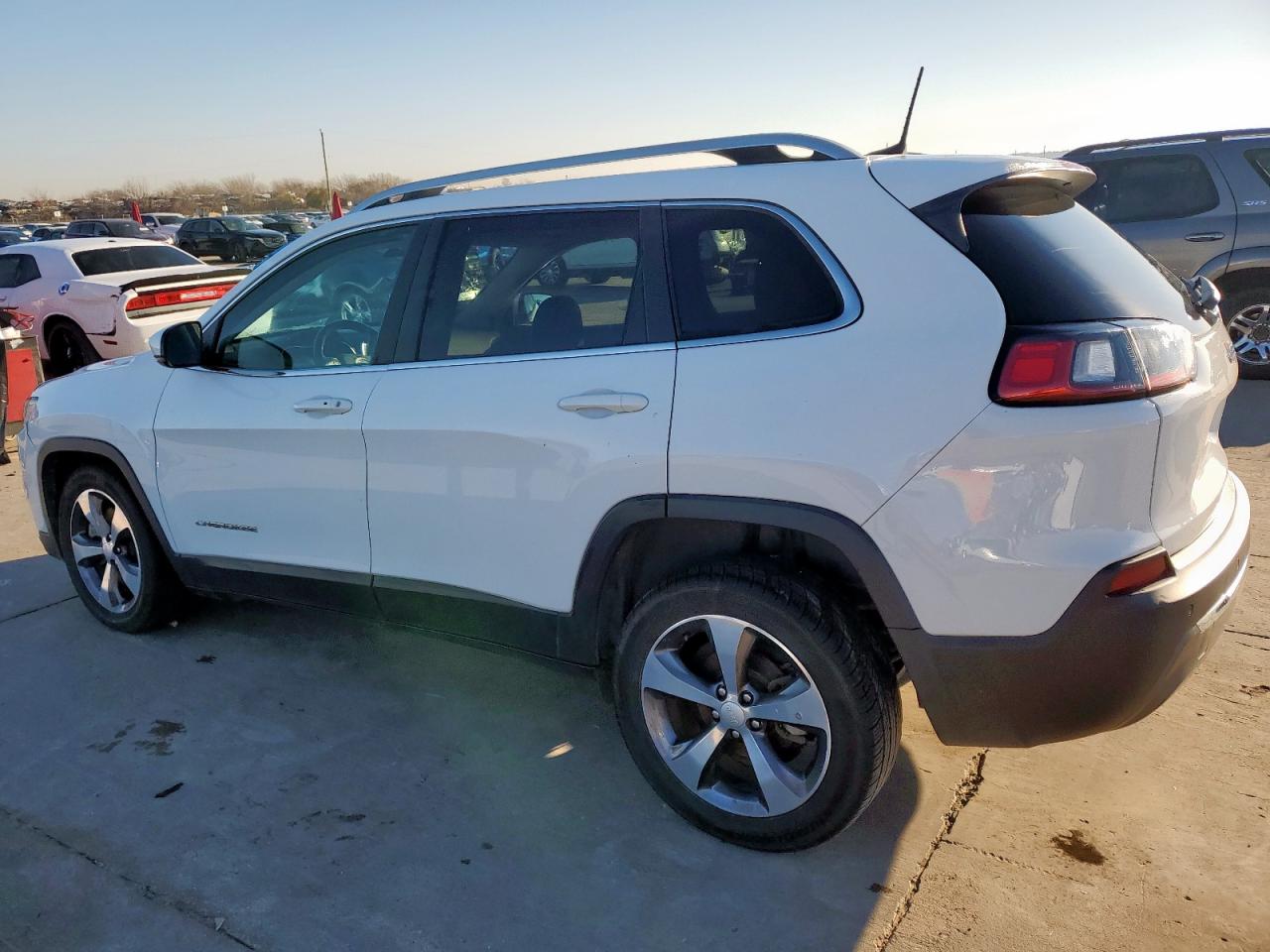 2020 Jeep Grand Cherokee - Image 2